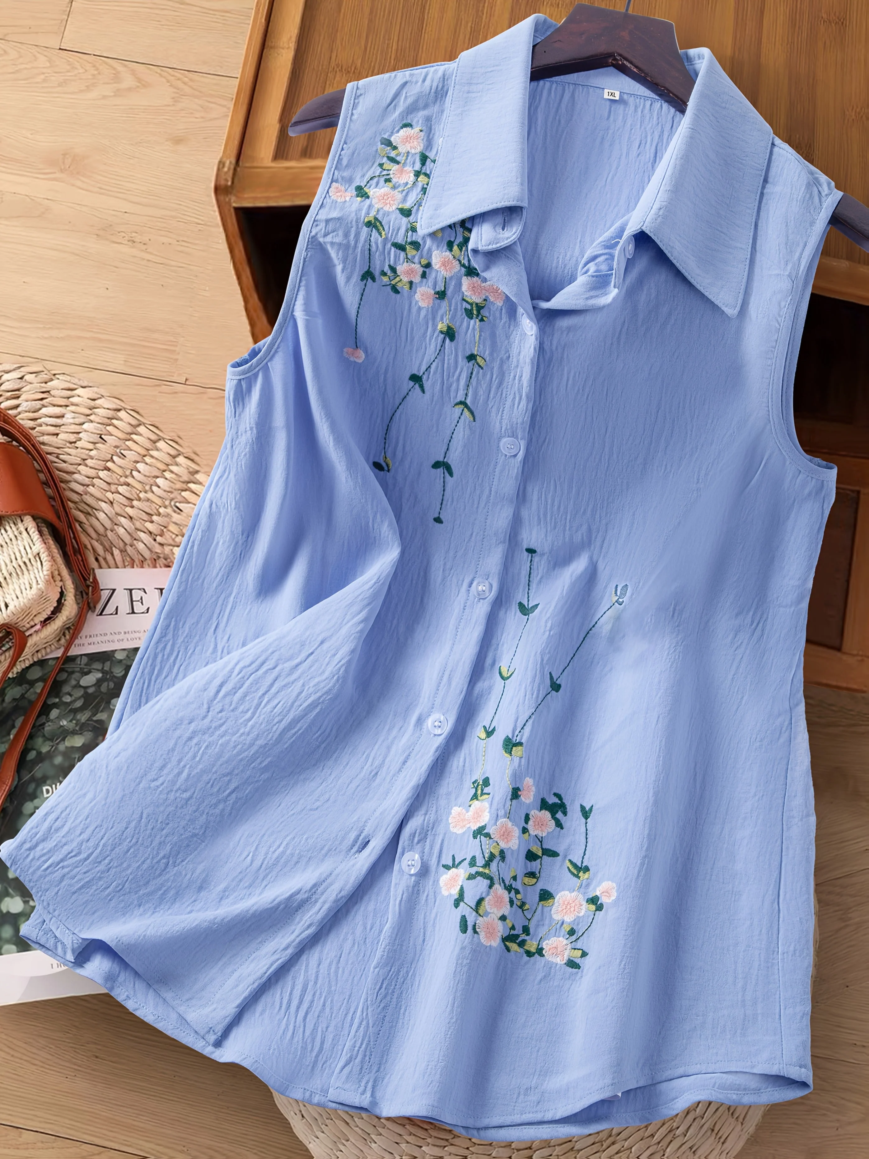 Damen ärmellose Bluse mit Blumenstickerei und Knopfleiste – Eleganter Freizeitstil - Image 2
