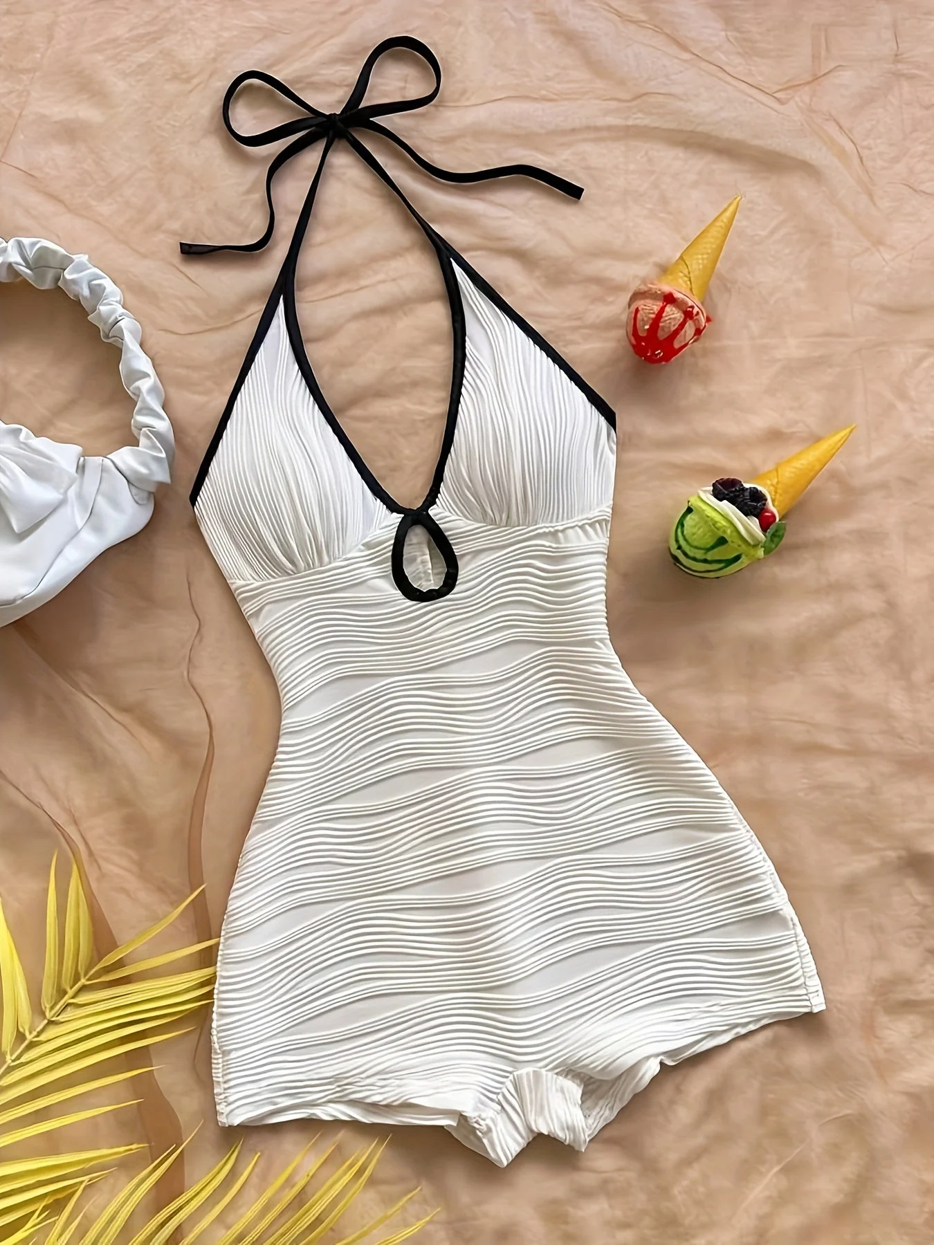 Damen Badeanzug mit Wellendesign und Boyshort-Schnitt – Eleganter Einteiler für Strand und Pool - Image 3