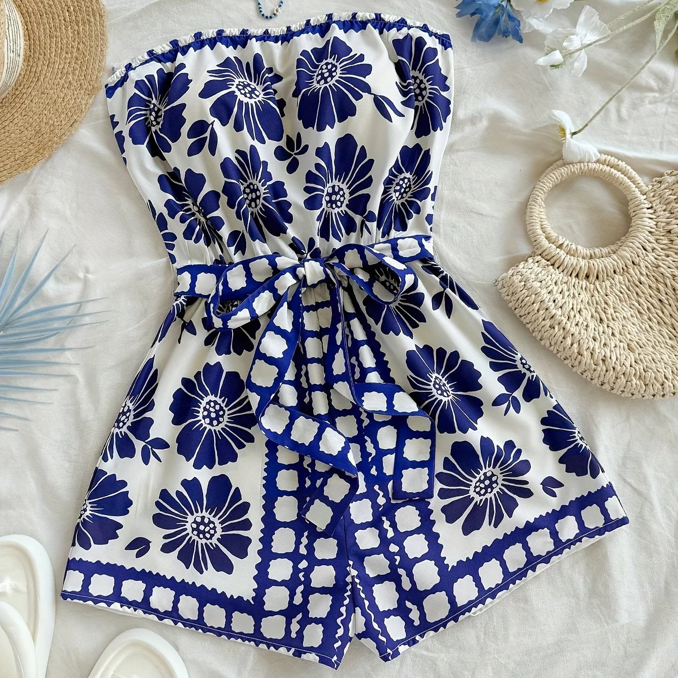 Damen Bandeau-Jumpsuit mit Blumenmuster und Taillengürtel – Sommerlicher Einteiler für Urlaub und Freizeit - Image 6