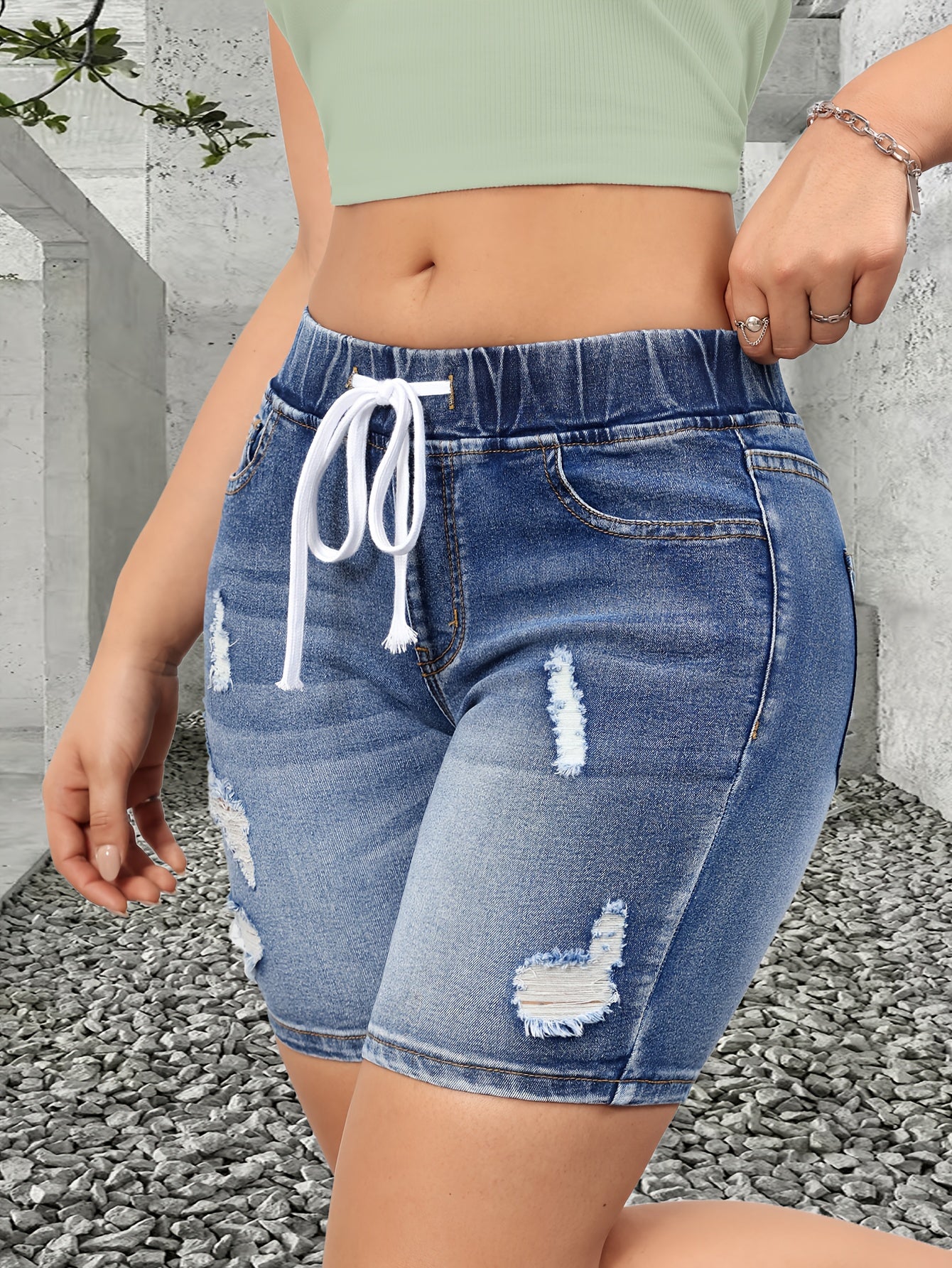 Damen Bermuda Jeans Shorts im Destroyed-Look mit Kordelzug – Casual Sommermode - Image 3