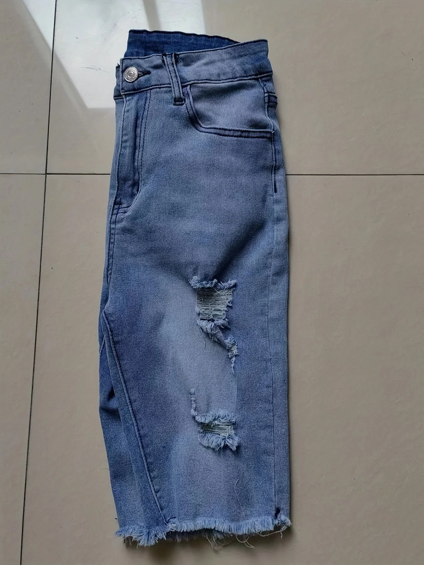 Damen Bermuda Jeans Shorts im Used-Look mit Fransen – Lässige Sommermode für Freizeit und Alltag - Image 10