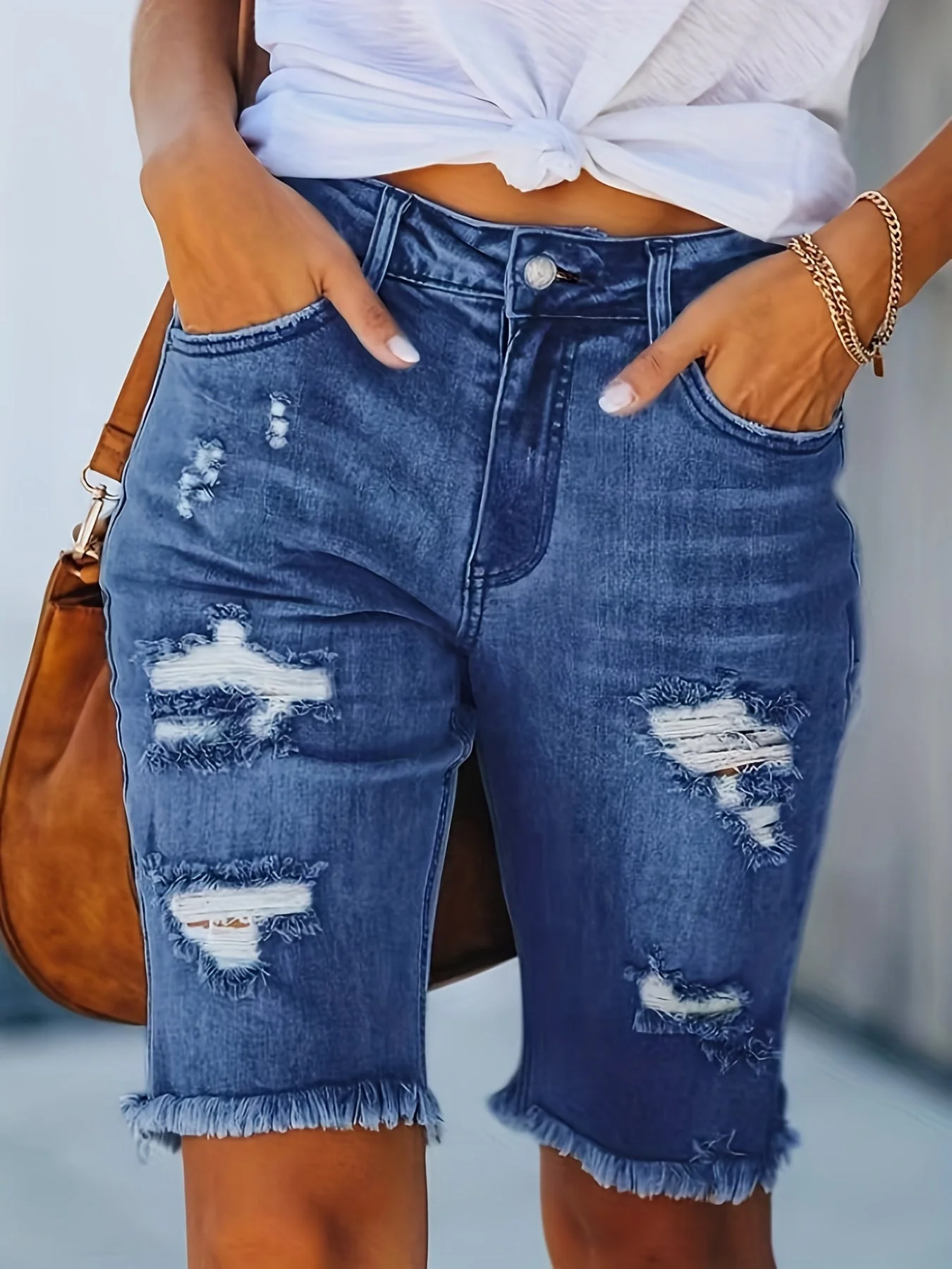 Damen Bermuda Jeans Shorts im Used-Look mit Fransen – Lässige Sommermode für Freizeit und Alltag - Image 3