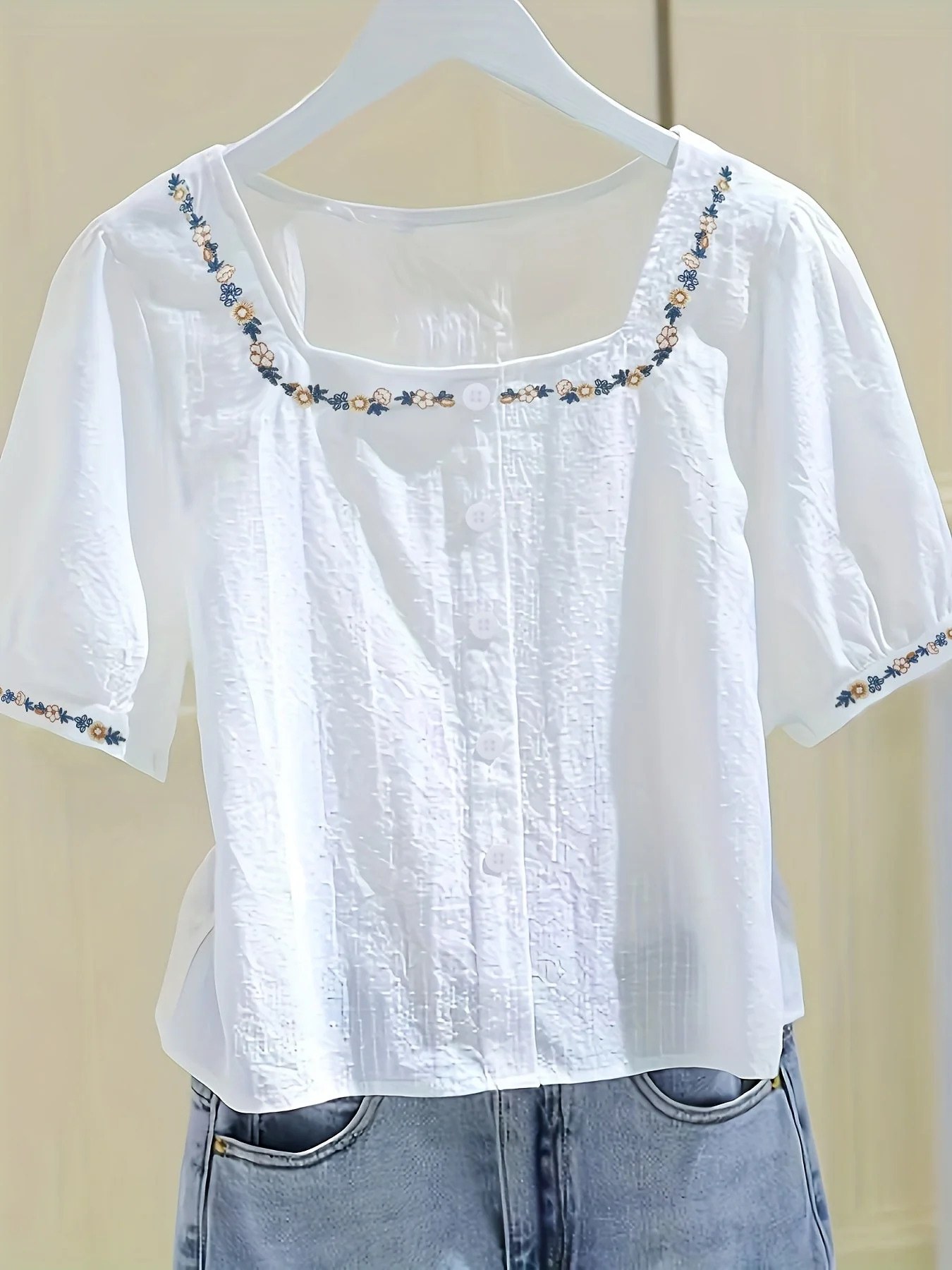 Damen Bluse mit Stickerei und quadratischem Ausschnitt – Eleganter Frühlings- und Sommerstil