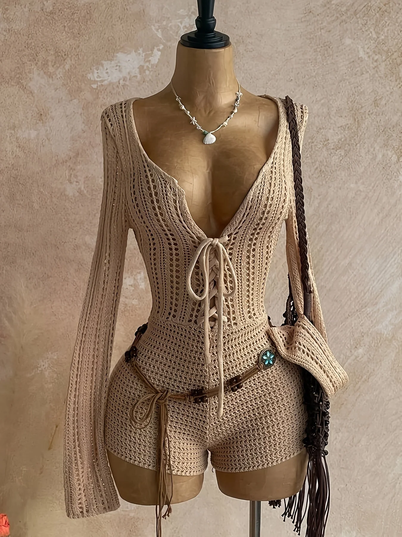 Damen Boho-Einteiler mit Häkelmuster und tiefem Ausschnitt – Perfekt für Strand, Urlaub & Sommer-Partys - Image 2
