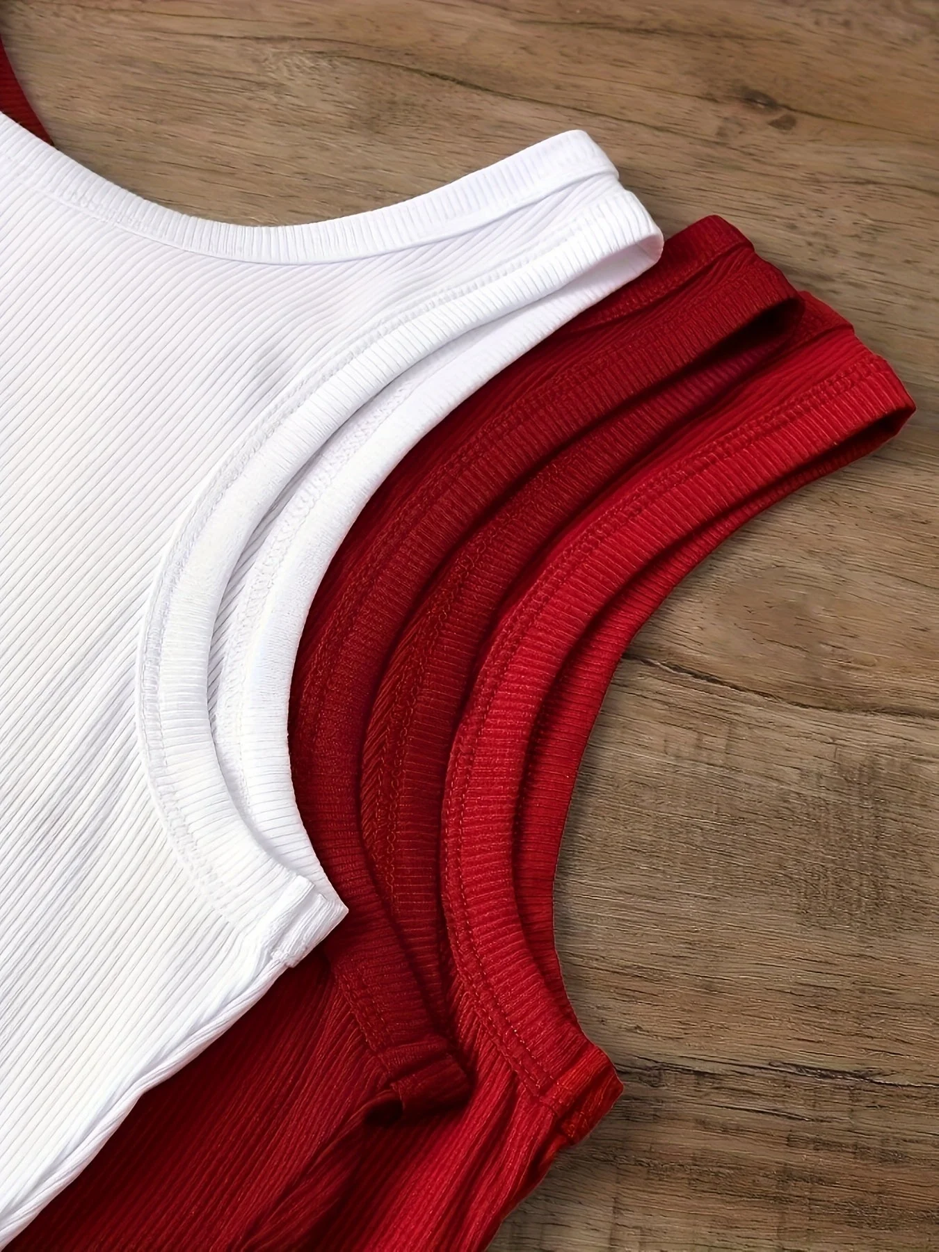 Damen Crop Top mit Kirsch-Stickerei und Jeansshorts – Sommer Freizeit Outfit - Image 5