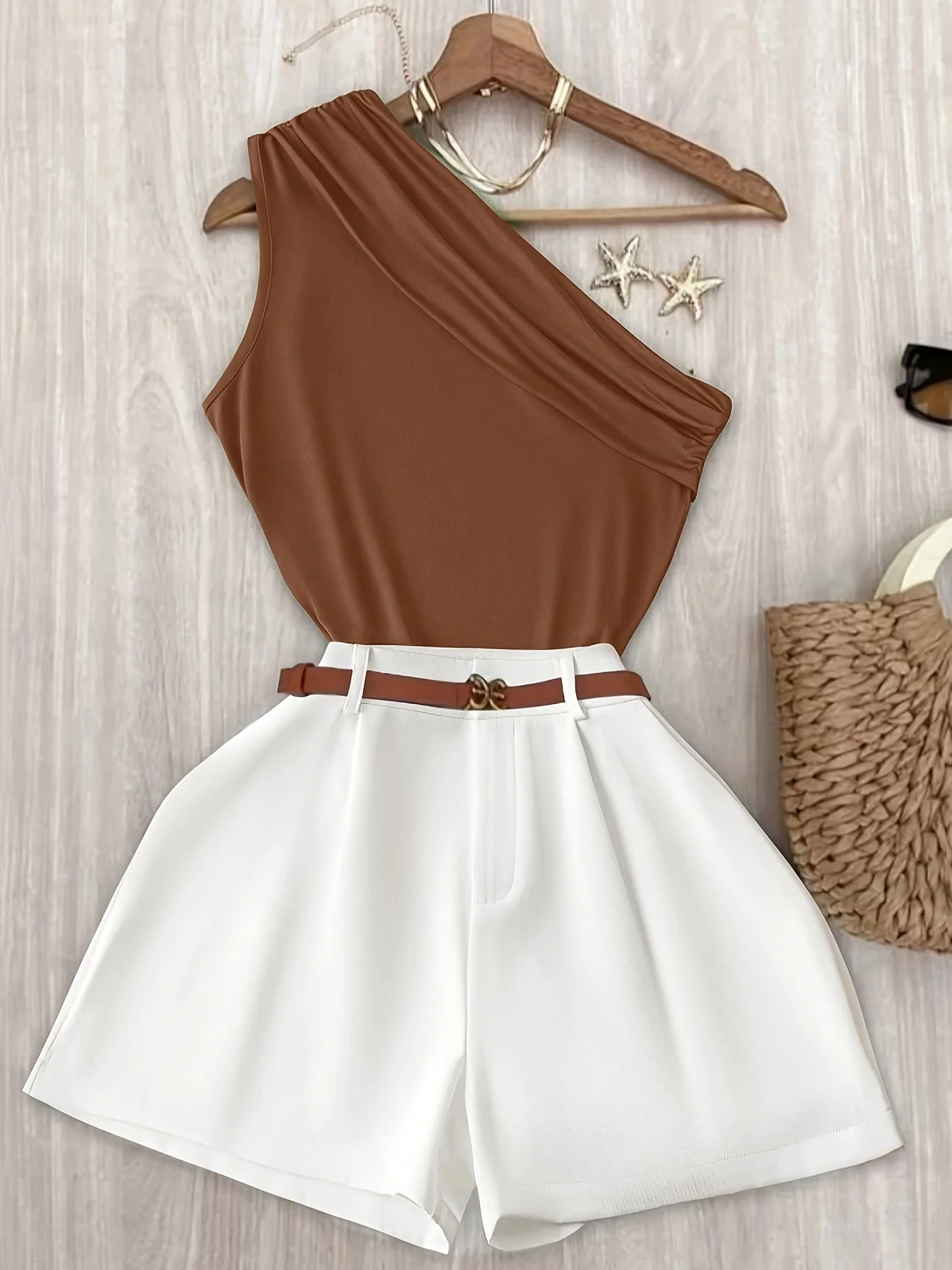 Damen Ein-Schulter Elegantes Sommer Outfit Set – Stylische Shorts und Oberteil für Freizeit und Urlaub - Image 4