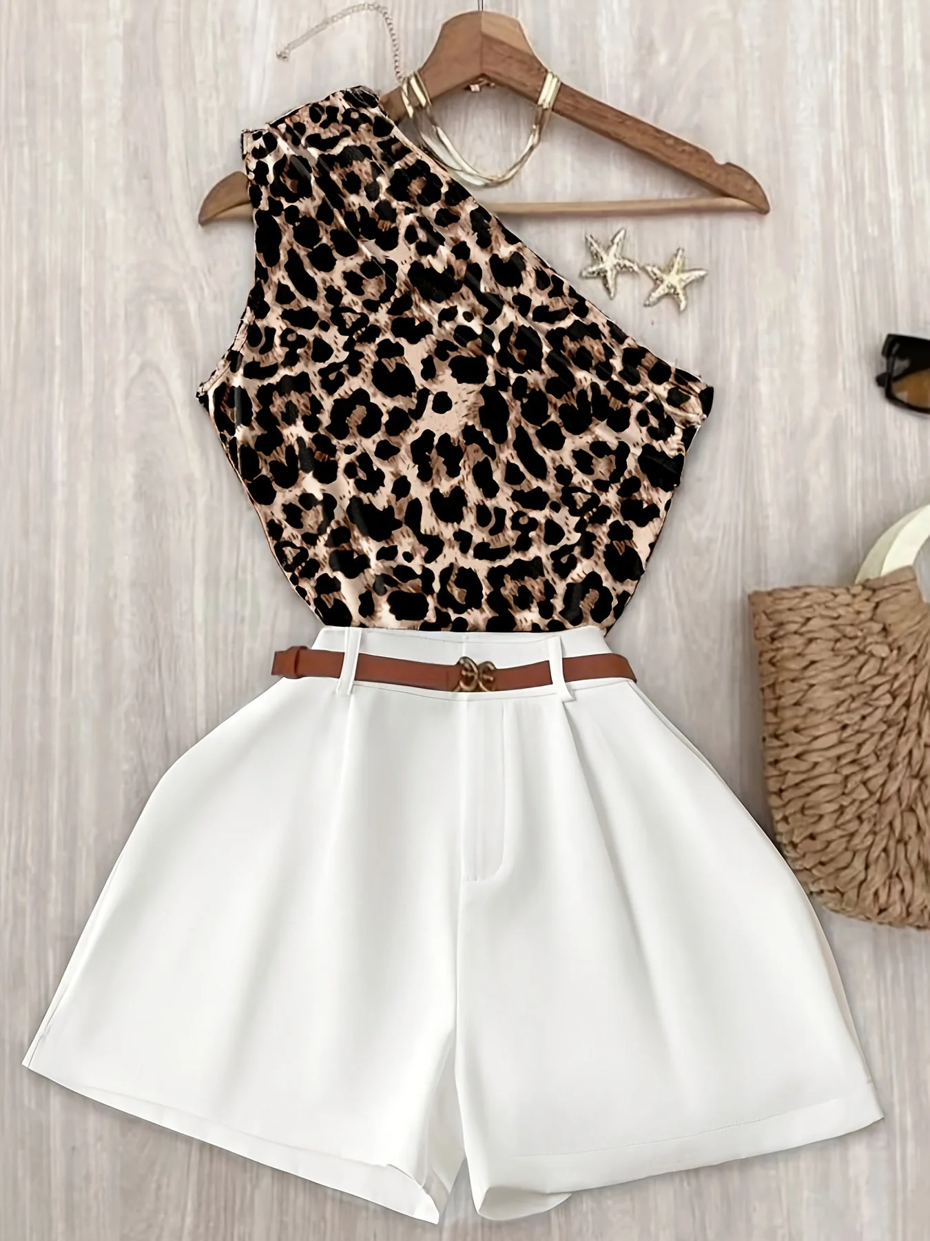 Damen Ein-Schulter Elegantes Sommer Outfit Set – Stylische Shorts und Oberteil für Freizeit und Urlaub - Image 7