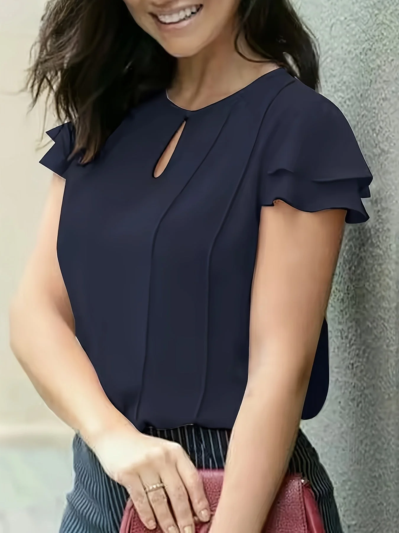 Damen Elegante Bluse mit Rüschenärmeln und Schlüsselloch-Ausschnitt – Perfekt für Büro & Freizeit - Image 10