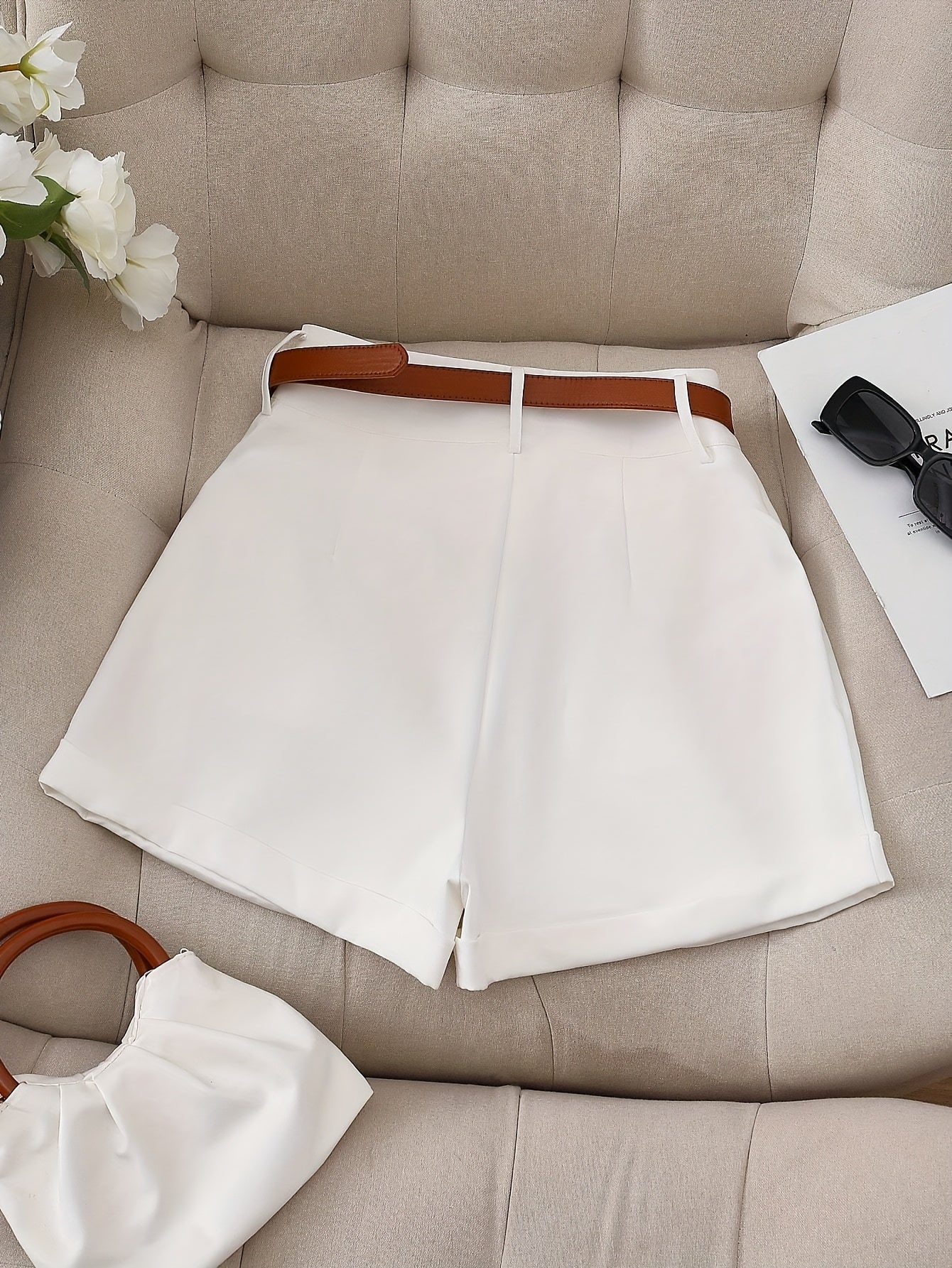 Damen Elegante High Waist Shorts mit Gürtel – Perfekt für Büro & Freizeit - Image 2