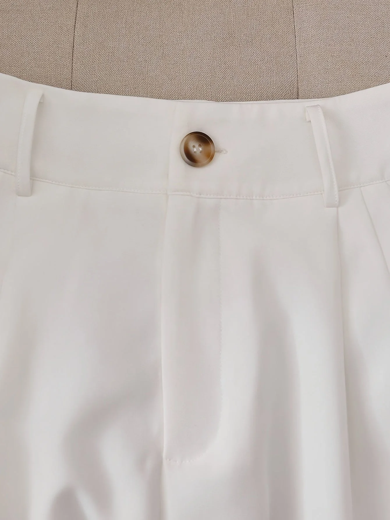 Damen Elegante High Waist Shorts mit Gürtel – Perfekt für Büro & Freizeit - Image 3