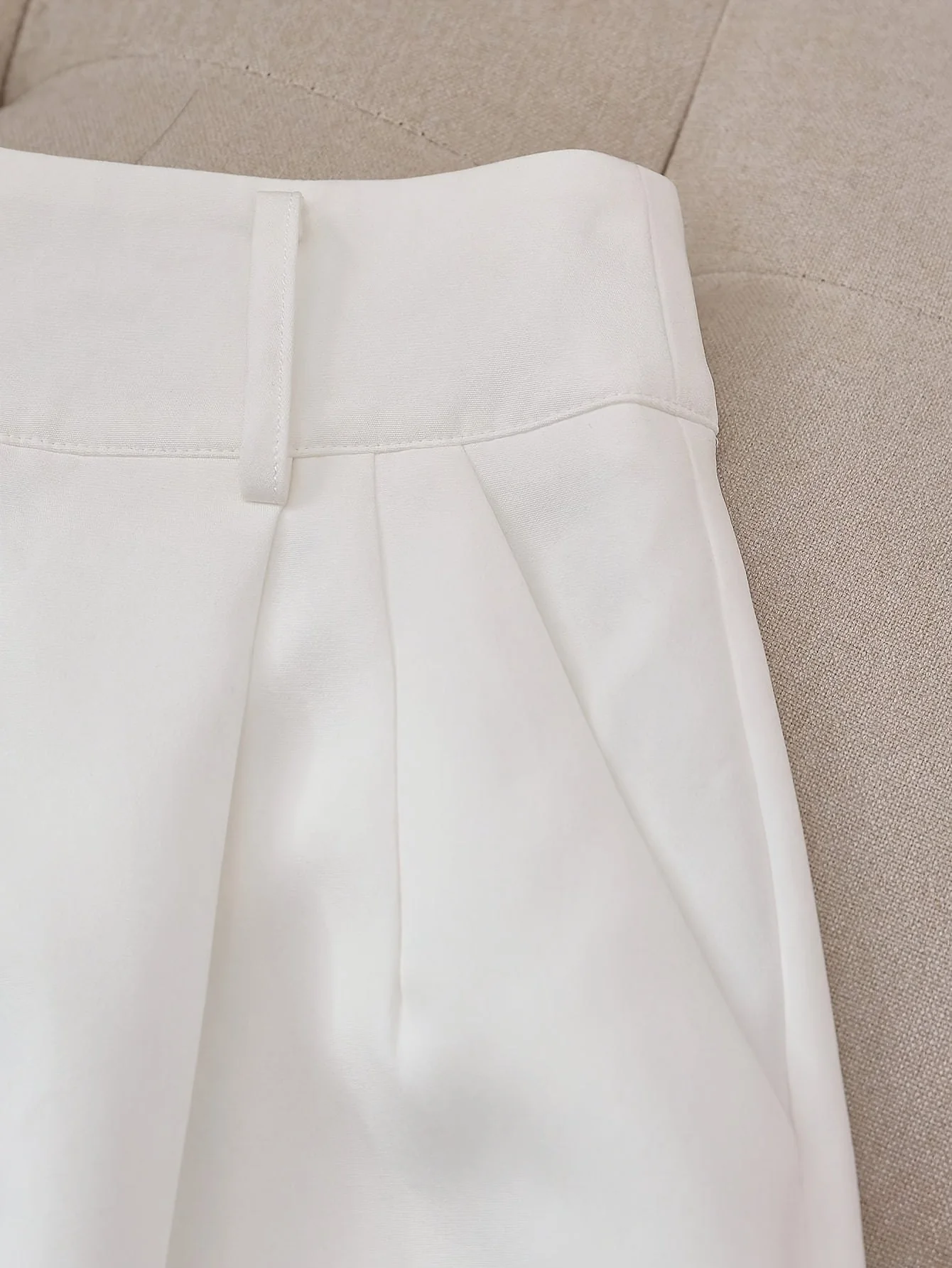 Damen Elegante High Waist Shorts mit Gürtel – Perfekt für Büro & Freizeit - Image 4