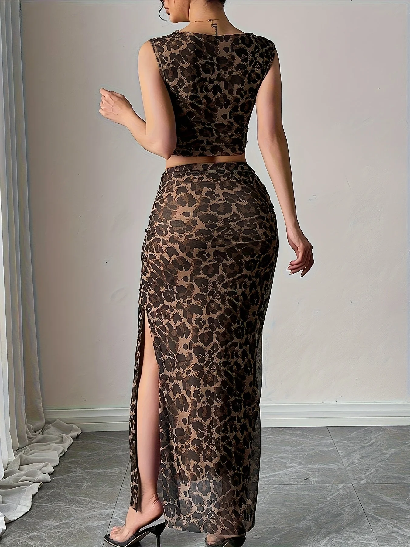 Damen Elegantes Leopardenmuster Crop Top und Maxirock Set – Perfekt für Frühling und Sommer - Image 3