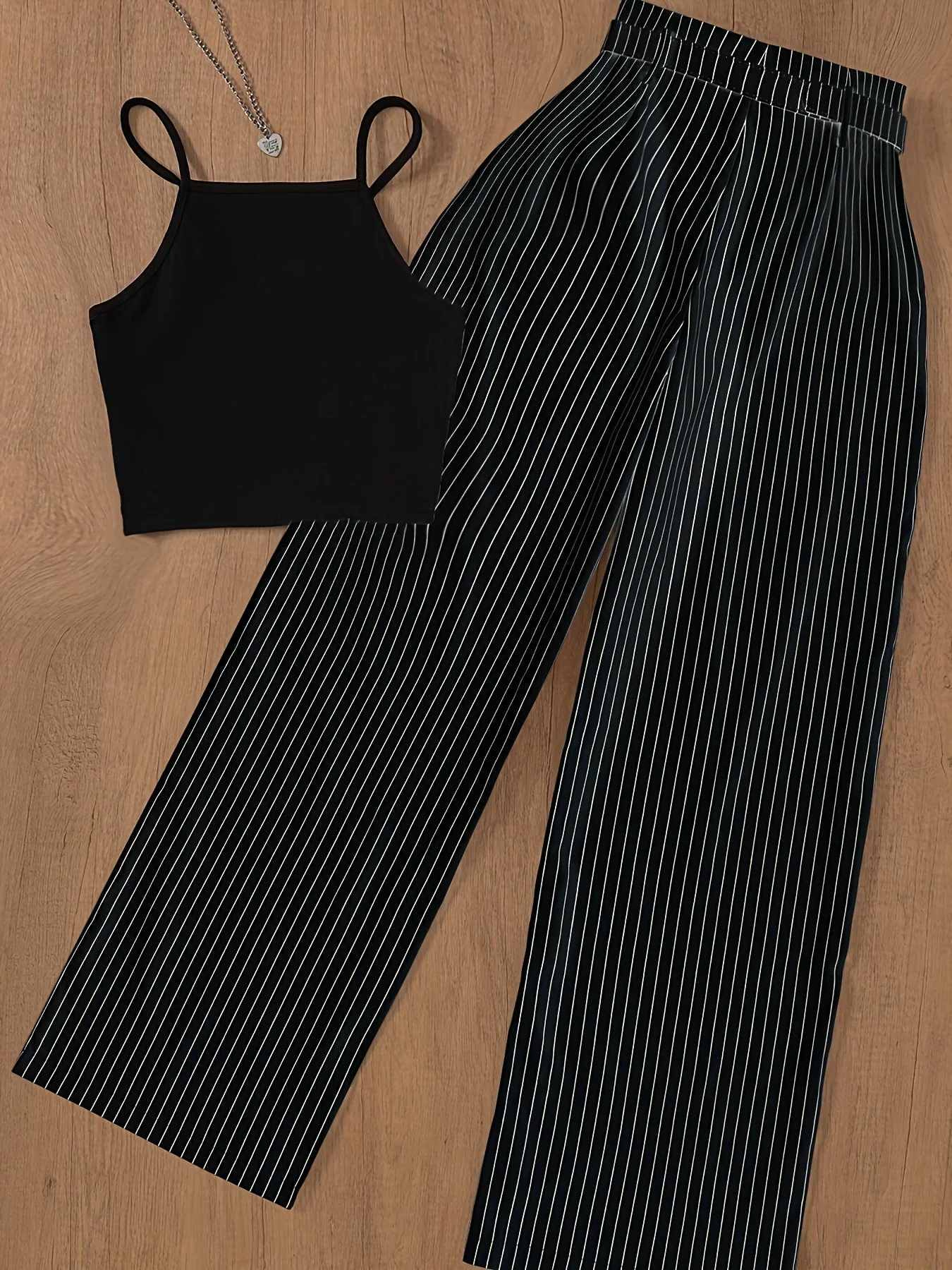 Damen Elegantes Set mit Nadelstreifen – Ärmelloses Top und Weite Hose mit Gürtel, Perfekt für Büro und Freizeit - Image 8