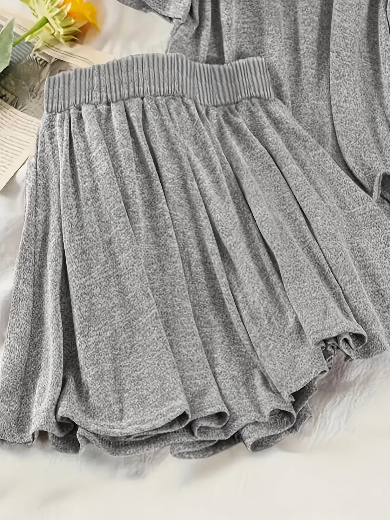 Damen Freizeit Zweiteiler Set mit Kapuzenoberteil und Shorts – Lässiger Komfort für Frühling & Sommer - Image 7