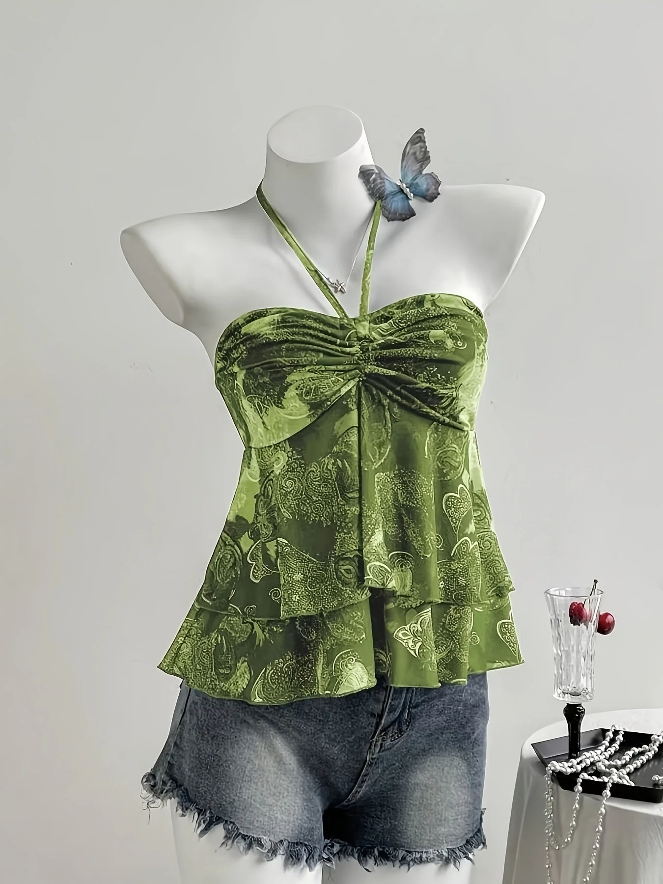 Damen Halterneck Top mit Rüschen und romantischem Muster – Ideal für Freizeit und Sommer - Image 2
