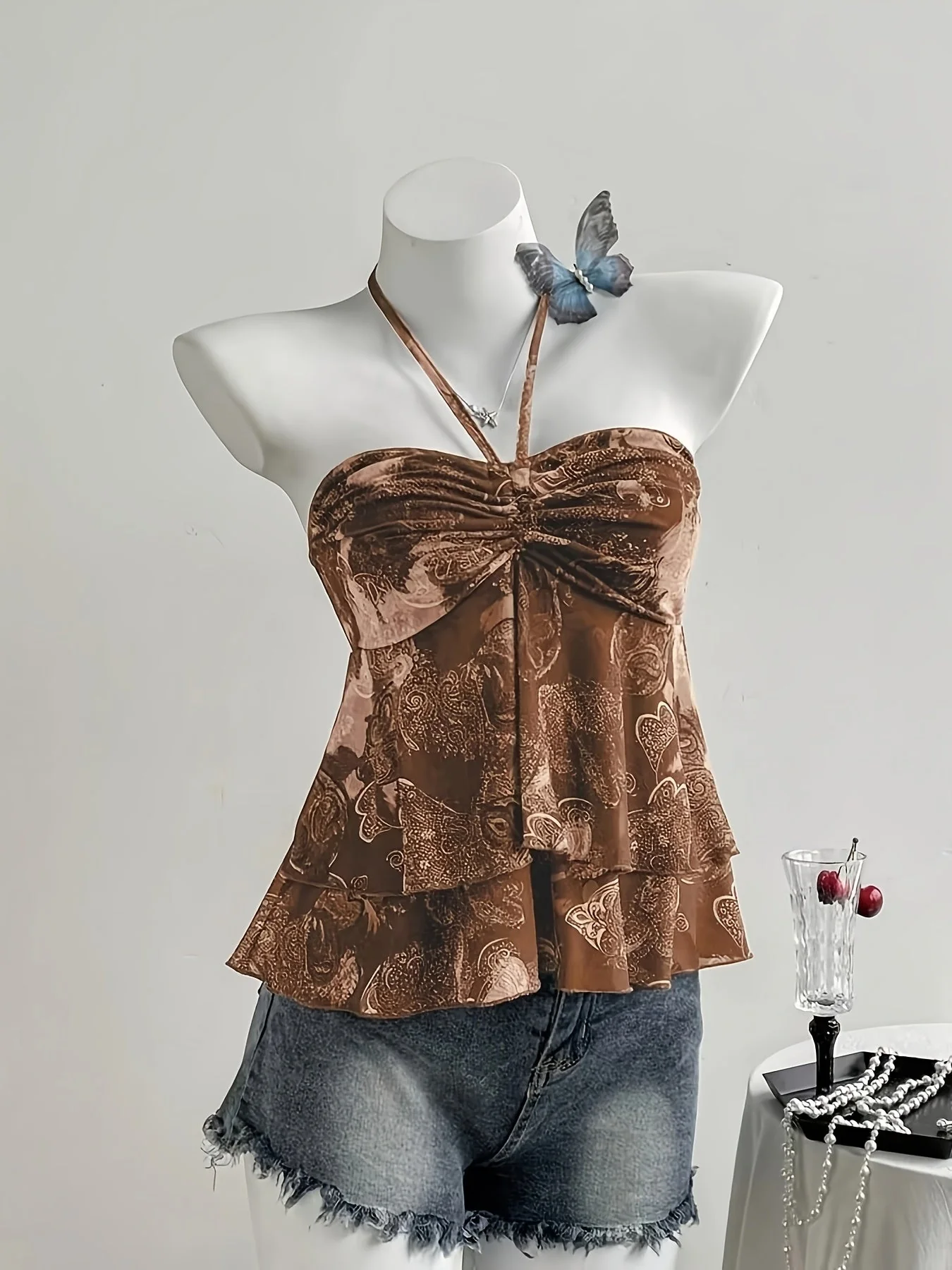 Damen Halterneck Top mit Rüschen und romantischem Muster – Ideal für Freizeit und Sommer - Image 3