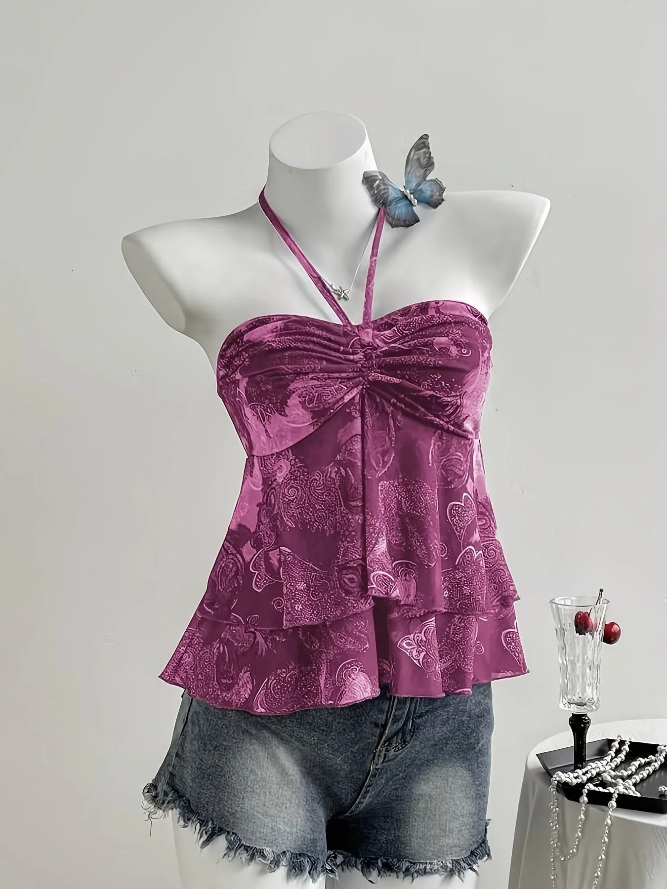 Damen Halterneck Top mit Rüschen und romantischem Muster – Ideal für Freizeit und Sommer - Image 4
