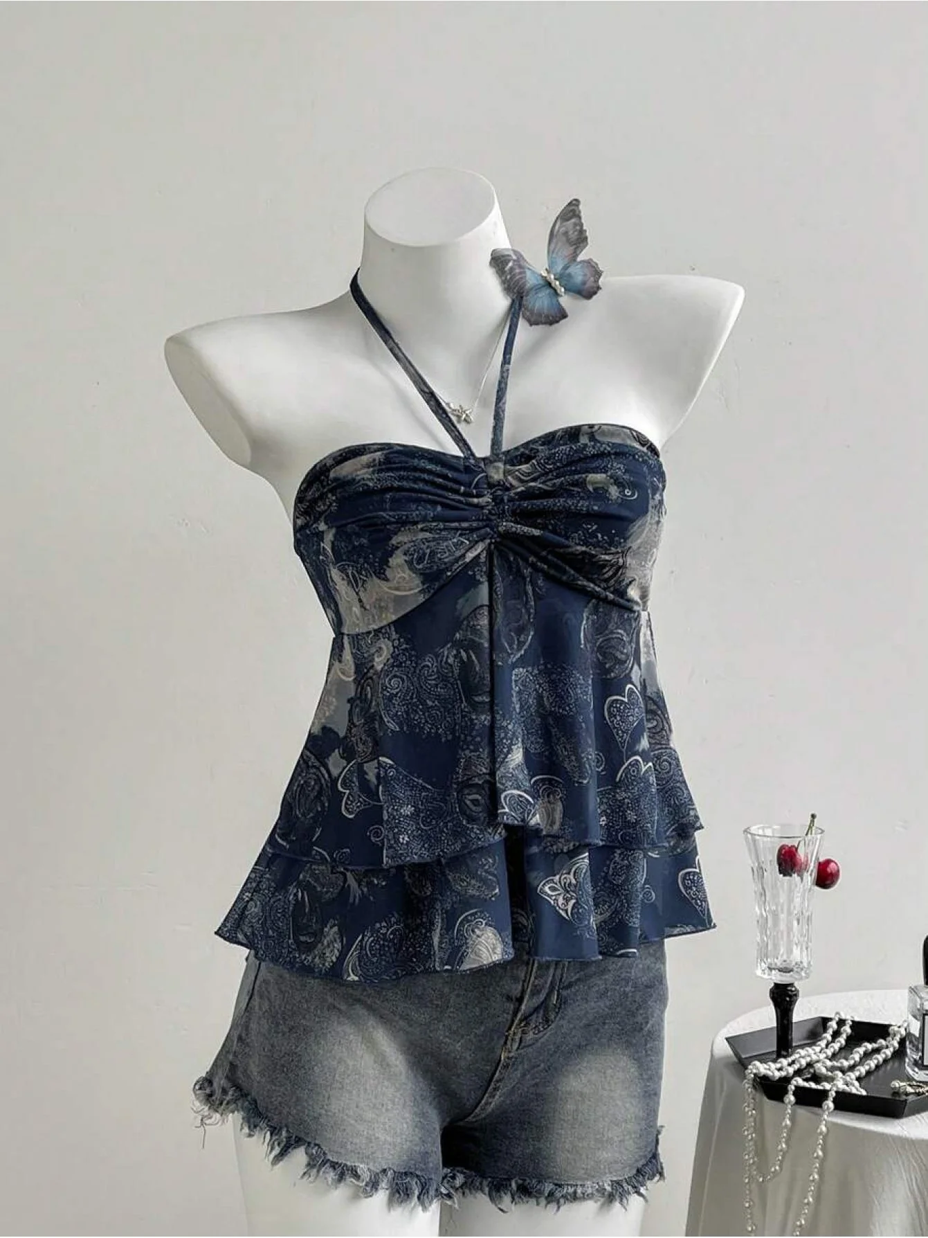 Damen Halterneck Top mit Rüschen und romantischem Muster – Ideal für Freizeit und Sommer - Image 5