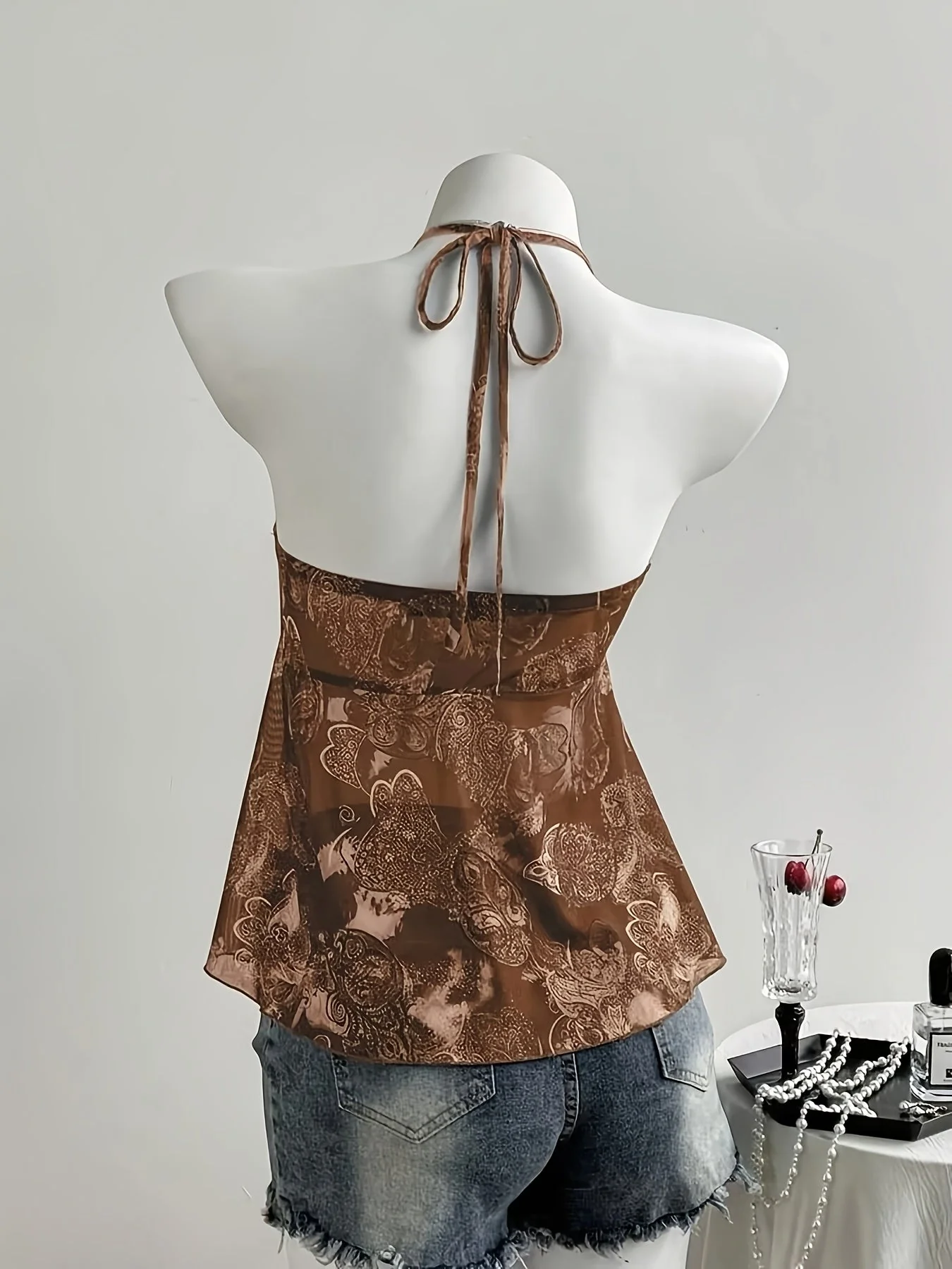 Damen Halterneck Top mit Rüschen und romantischem Muster – Ideal für Freizeit und Sommer - Image 8