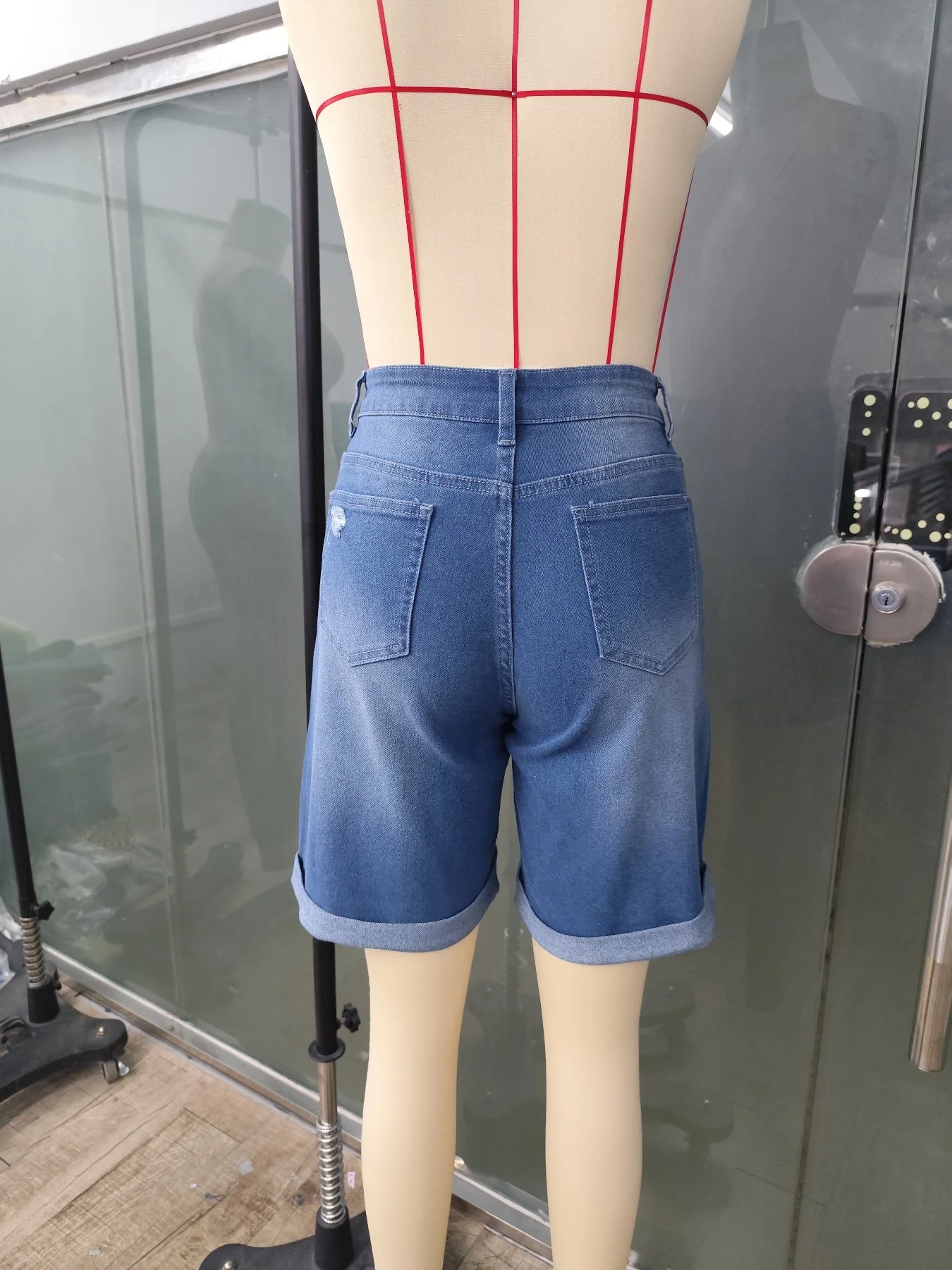 Damen High Waist Jeans Bermudashorts im Casual Look für Sommer - Image 4