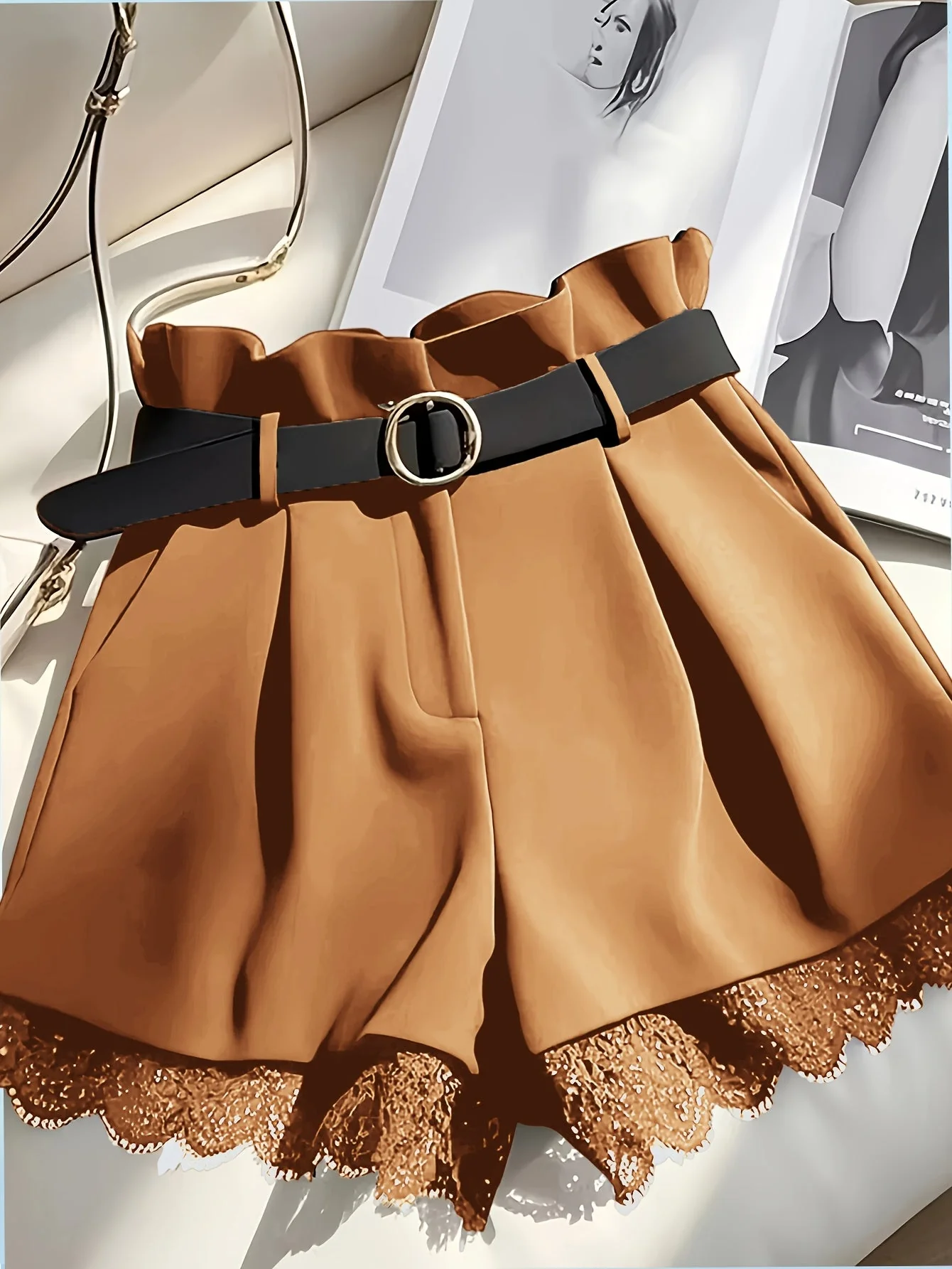 Damen High-Waist Paperbag Shorts mit Gürtel und Spitzenbesatz – Modisch für Alltag und besondere Anlässe - Image 4