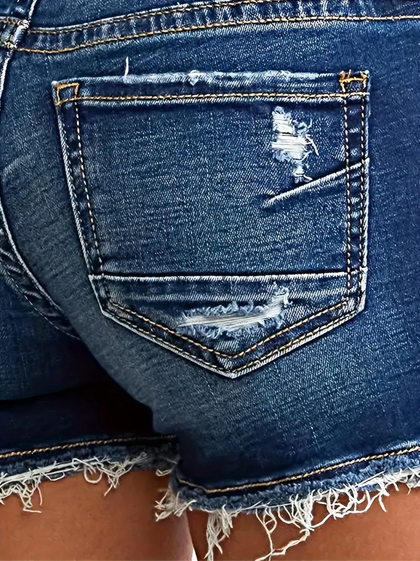 Damen Jeansshorts mit Fransen und Knopfleiste – Modische Sommer Hotpants für Freizeit oder Urlaub - Image 10