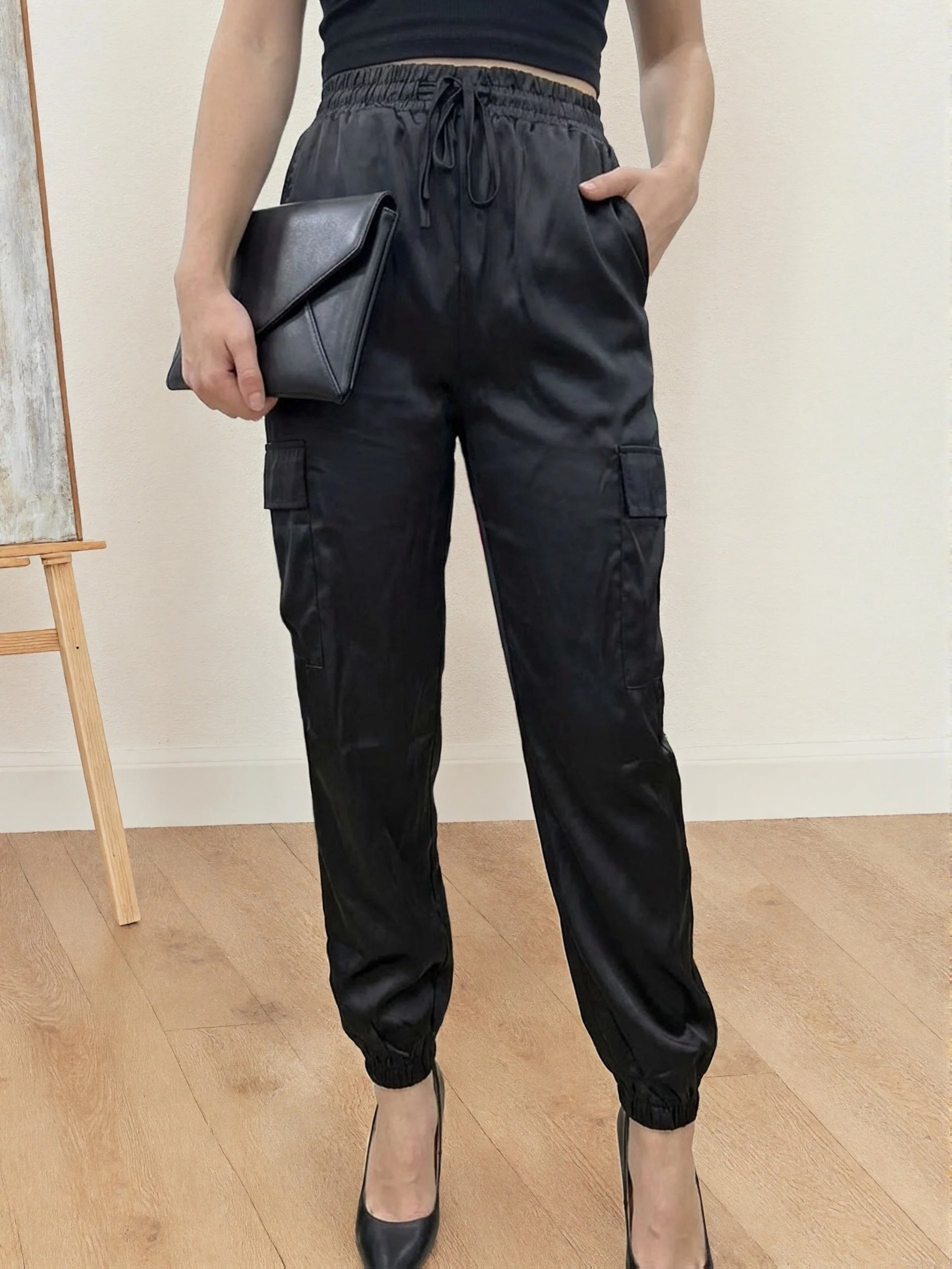 Damen Jogger-Hose mit Taschen und modernem Schnitt – Perfekt für Freizeit und Alltag - Image 3