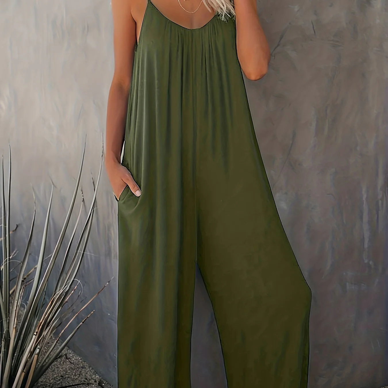 Damen Jumpsuit mit Spaghettiträgern und weitem Bein – Lässiger Einteiler für Frühling und Sommer - Image 16