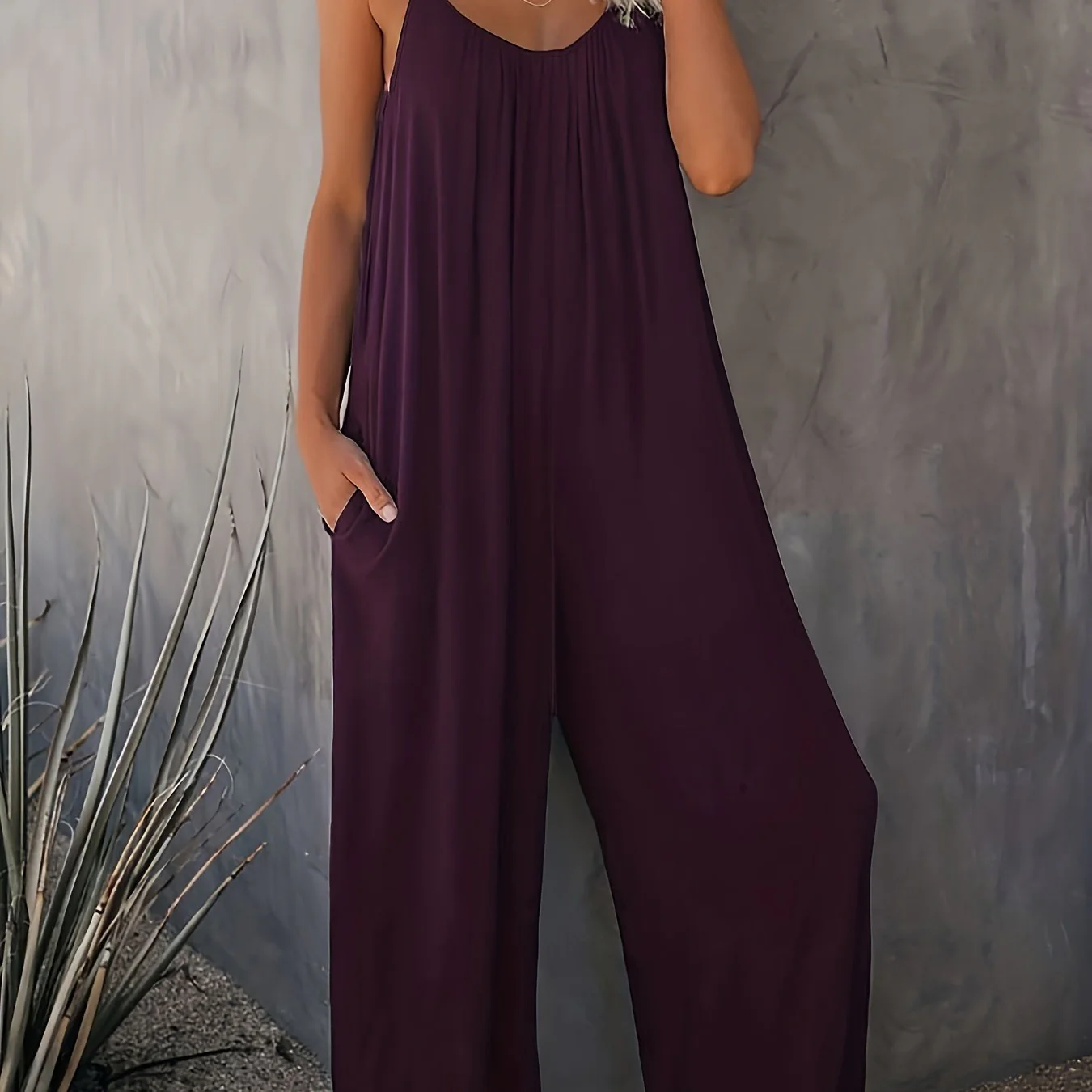 Damen Jumpsuit mit Spaghettiträgern und weitem Bein – Lässiger Einteiler für Frühling und Sommer - Image 18