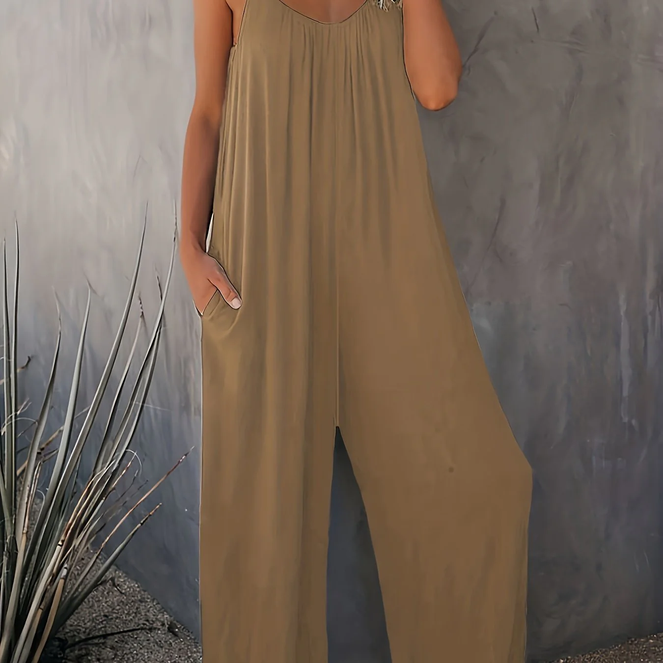 Damen Jumpsuit mit Spaghettiträgern und weitem Bein – Lässiger Einteiler für Frühling und Sommer - Image 21