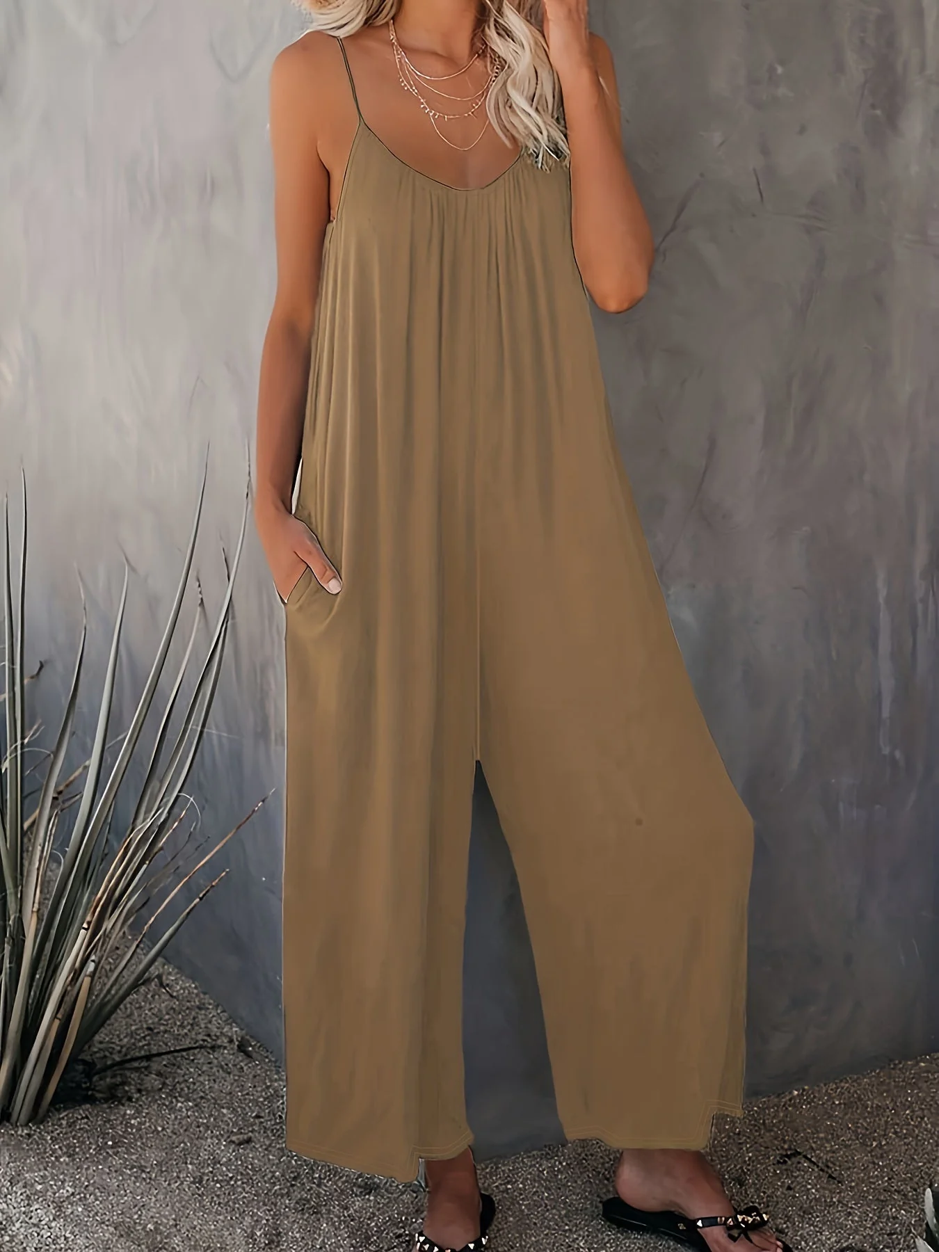Damen Jumpsuit mit Spaghettiträgern und weitem Bein – Lässiger Einteiler für Frühling und Sommer - Image 6