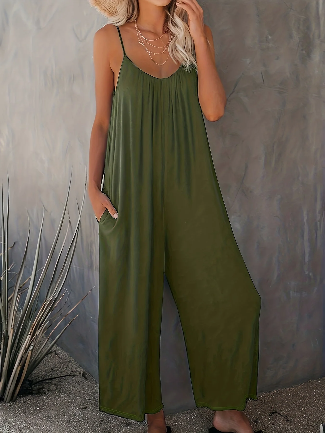 Damen Jumpsuit mit Spaghettiträgern und weitem Bein – Lässiger Einteiler für Frühling und Sommer - Image 7