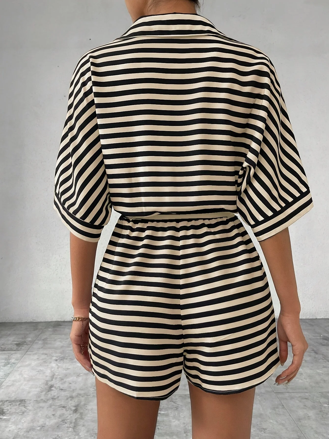 Damen Kurzarm-Overall mit Streifenmuster für Freizeit und Sommer - Image 5