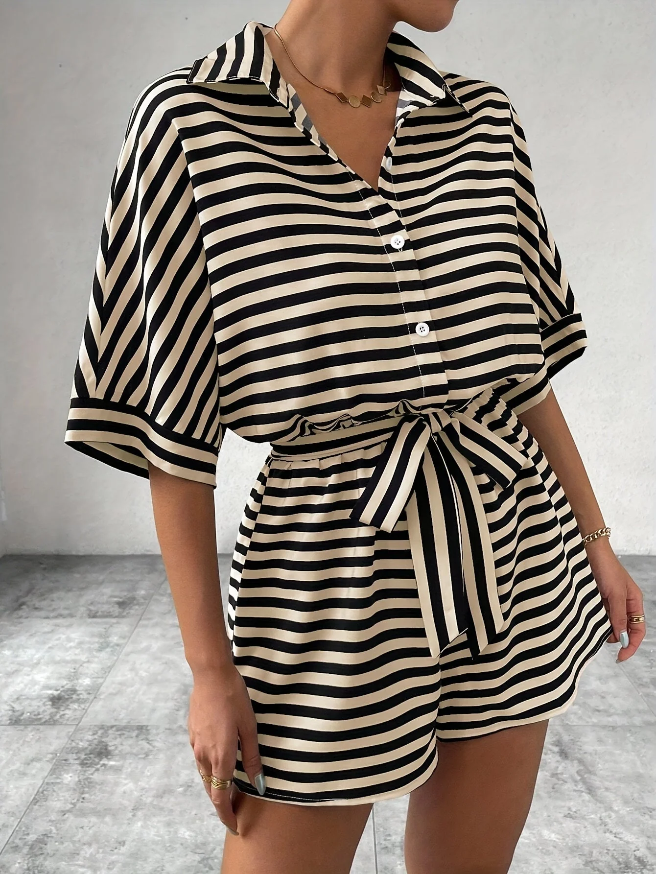 Damen Kurzarm-Overall mit Streifenmuster für Freizeit und Sommer - Image 7