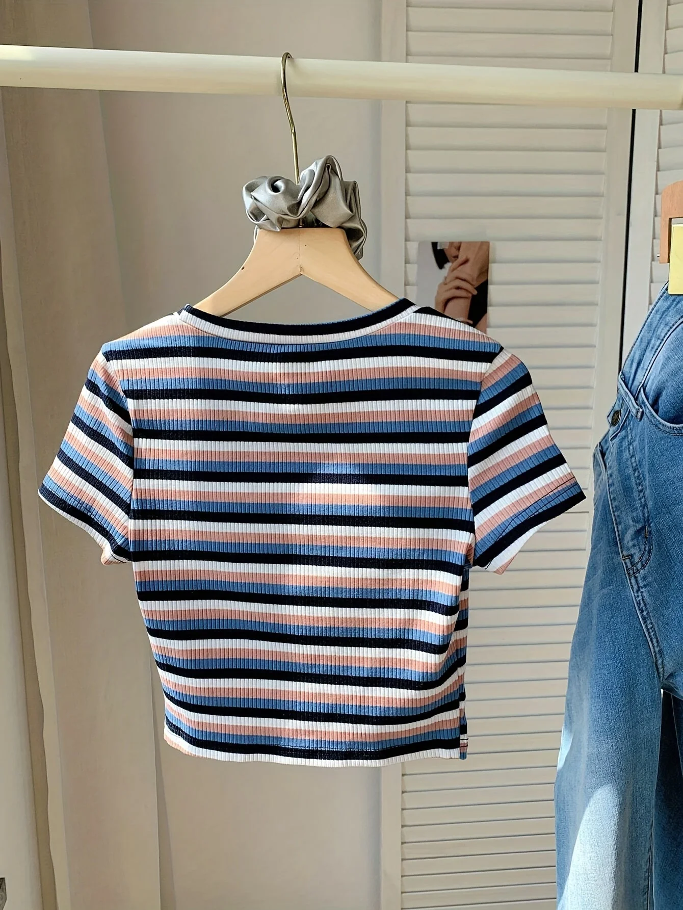 Damen Kurzarm T-Shirt mit Streifenmuster – Modernes Freizeitshirt im Retro-Stil - Image 10