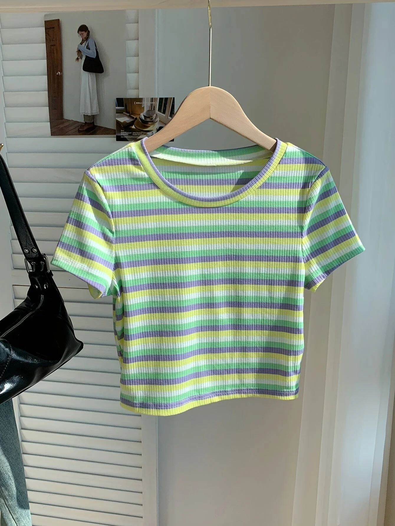 Damen Kurzarm T-Shirt mit Streifenmuster – Modernes Freizeitshirt im Retro-Stil - Image 3
