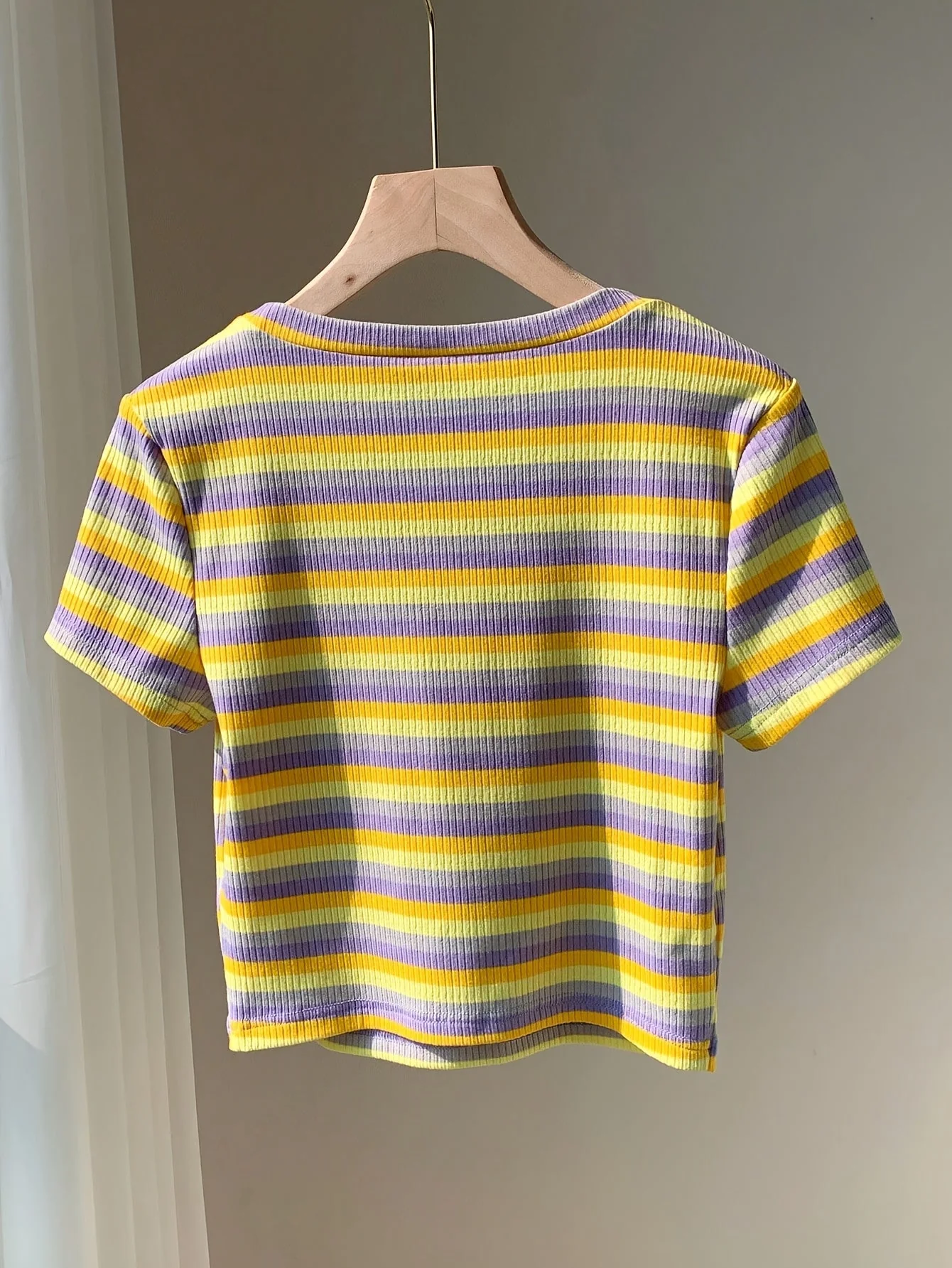 Damen Kurzarm T-Shirt mit Streifenmuster – Modernes Freizeitshirt im Retro-Stil - Image 9