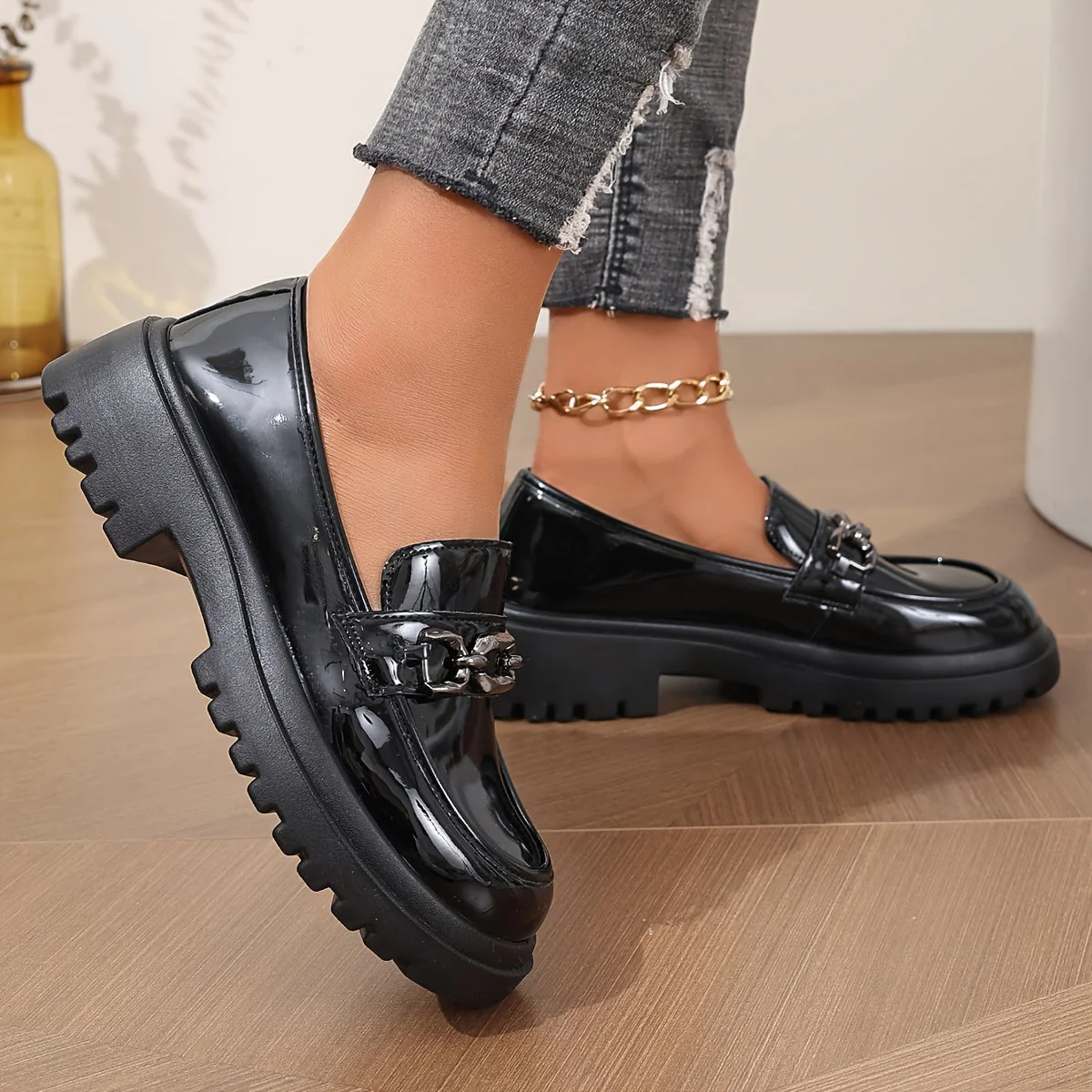 Damen Loafer mit Ketten-Detail und Plateau – Modischer Slip-On für Alltag und Freizeit - Image 2