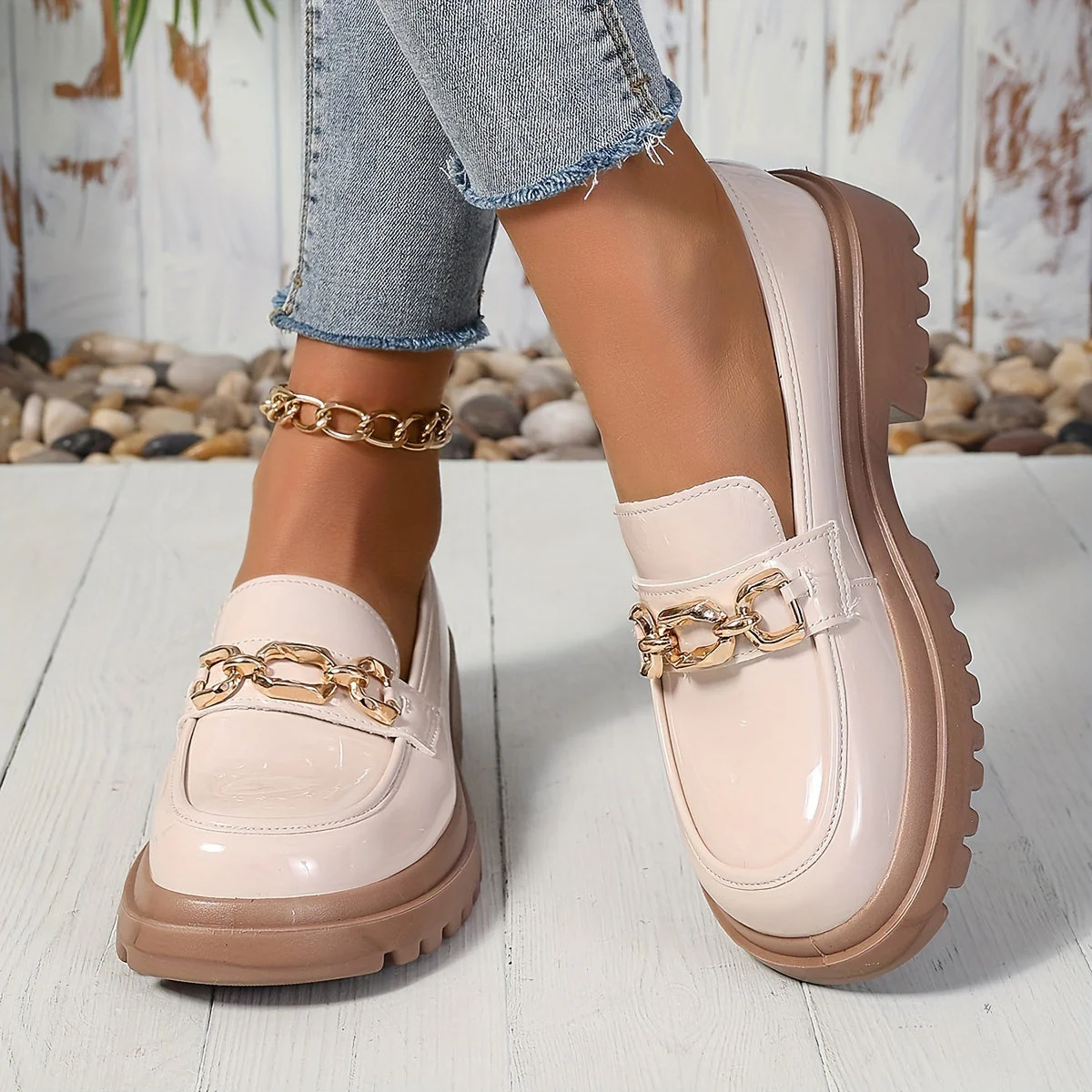 Damen Loafer mit Ketten-Detail und Plateau – Modischer Slip-On für Alltag und Freizeit - Image 3