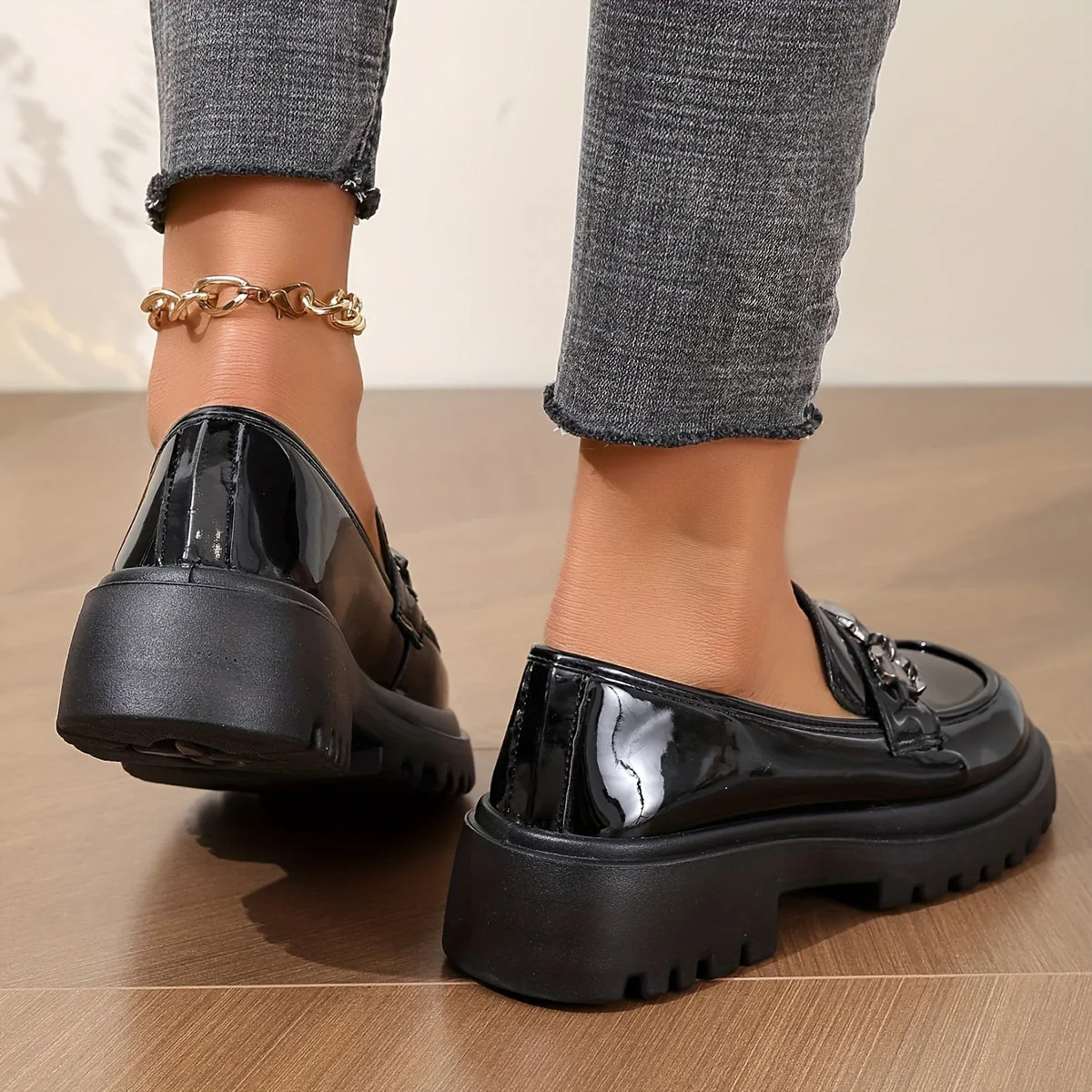 Damen Loafer mit Ketten-Detail und Plateau – Modischer Slip-On für Alltag und Freizeit - Image 6