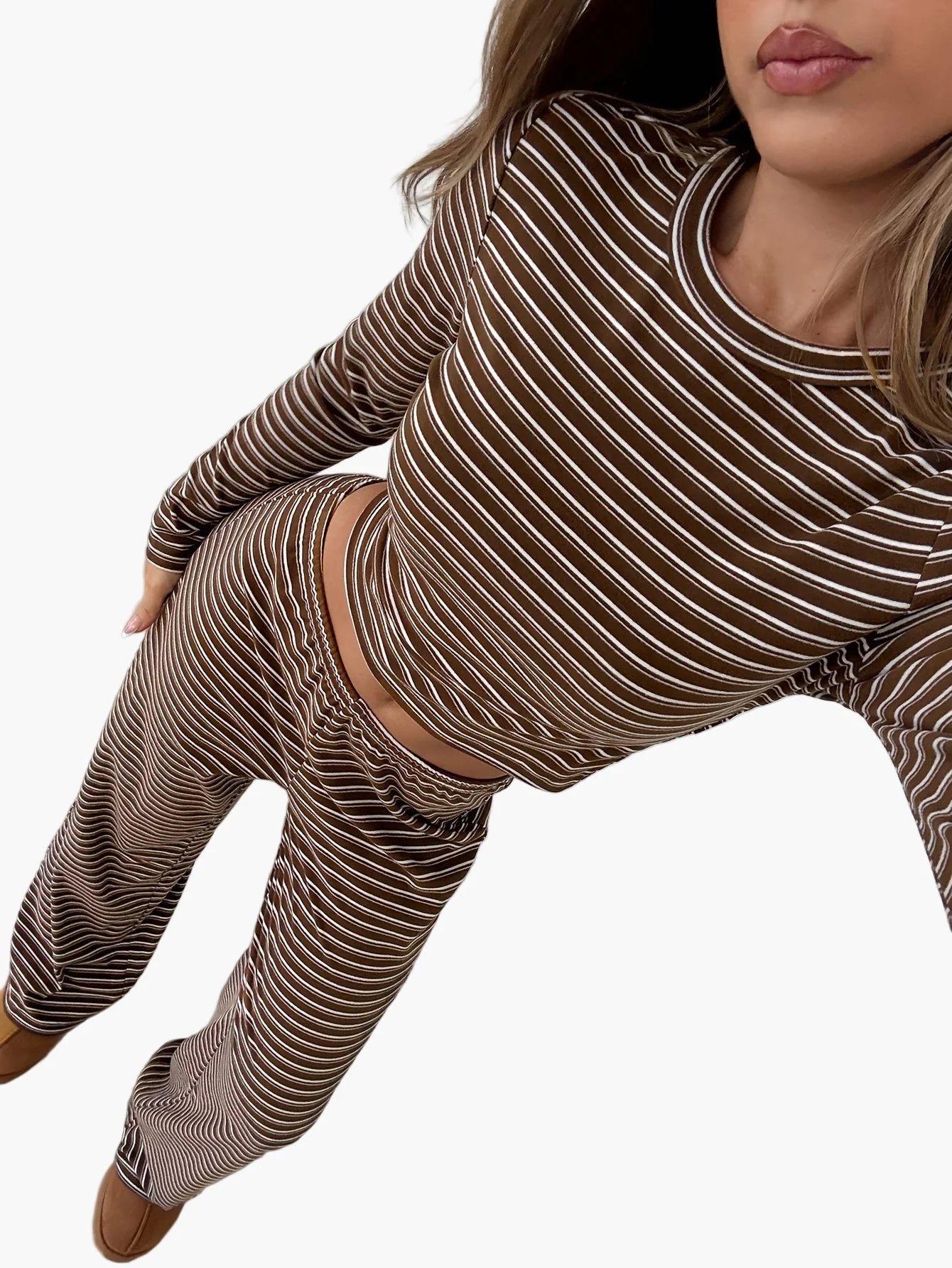 Damen Lounge Set mit Streifenmuster – Bequemer Freizeitanzug mit Langarmshirt und Hose
