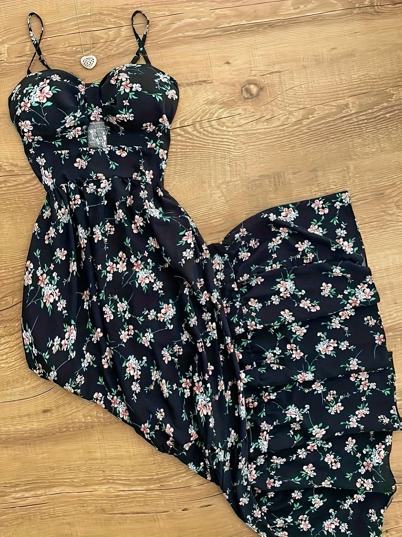 Damen Maxikleid mit Polka Dots und Rüschen – Elegantes Sommerkleid im Vintage-Stil für besondere Anlässe - Image 5