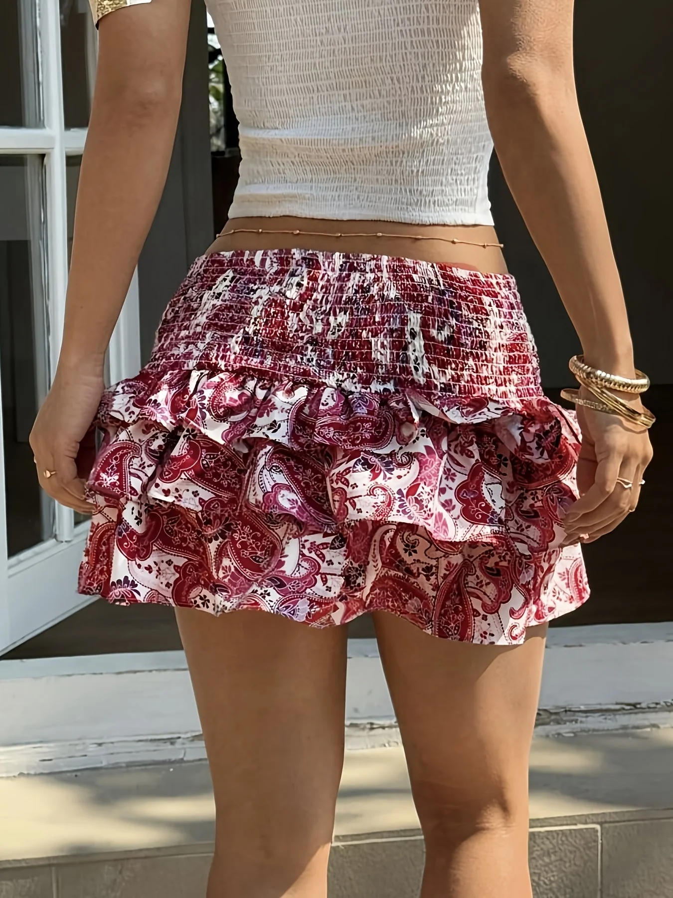 Damen Minirock mit Paisley-Print und Rüschen – Sommer, Urlaub, Verspielter Stil - Image 2