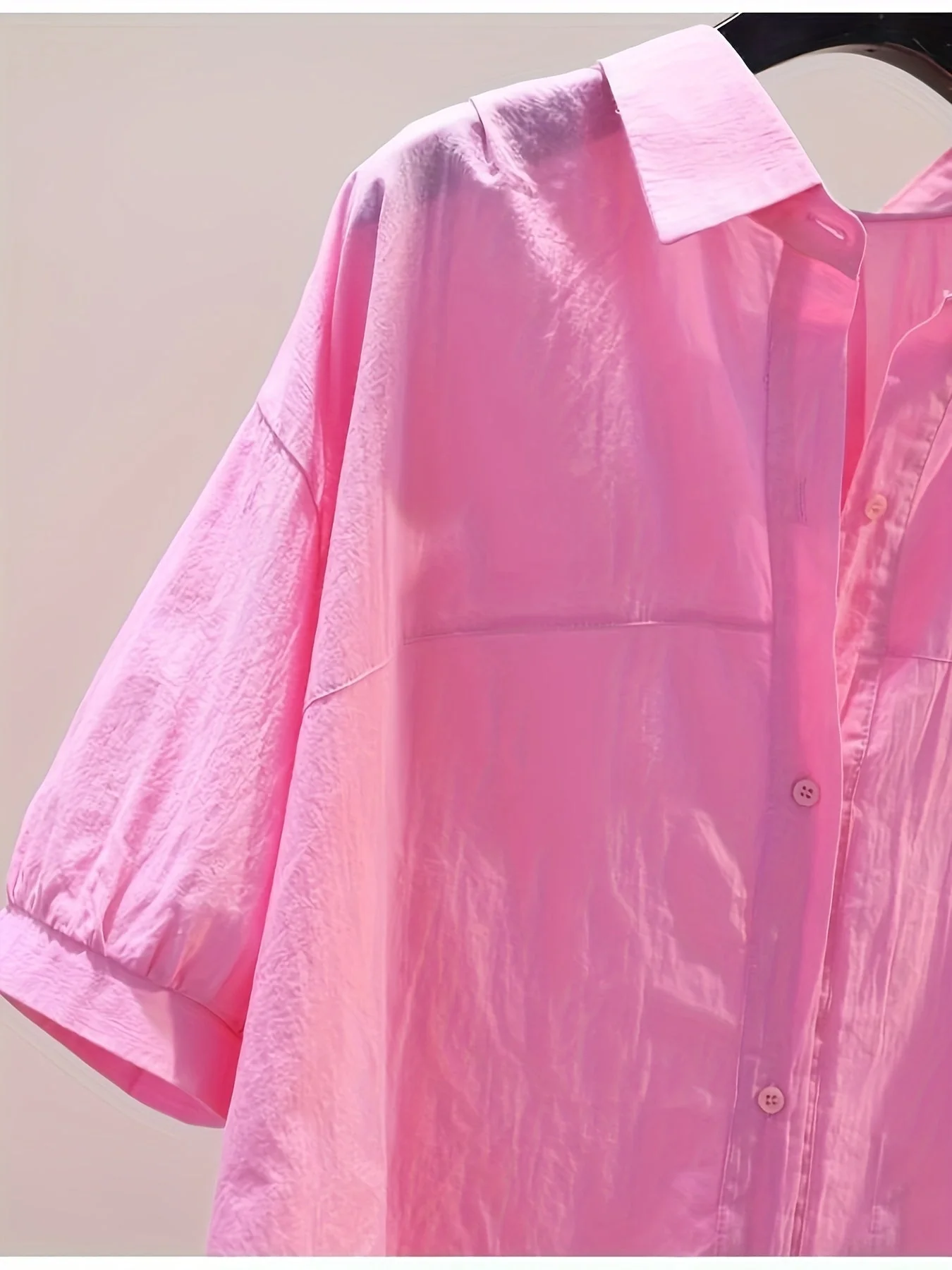 Damen Oversize Blusenhemd mit High-Low-Saum und Kurzarm – Modischer Büro- und Freizeitlook - Image 4