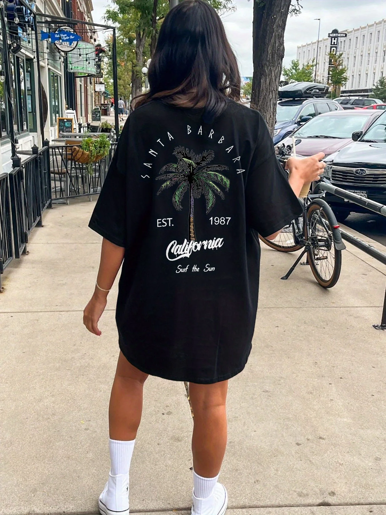 Damen Oversize Streetwear T-Shirt mit Print 'Santa Barbara California' – Sommer Casual Stil
