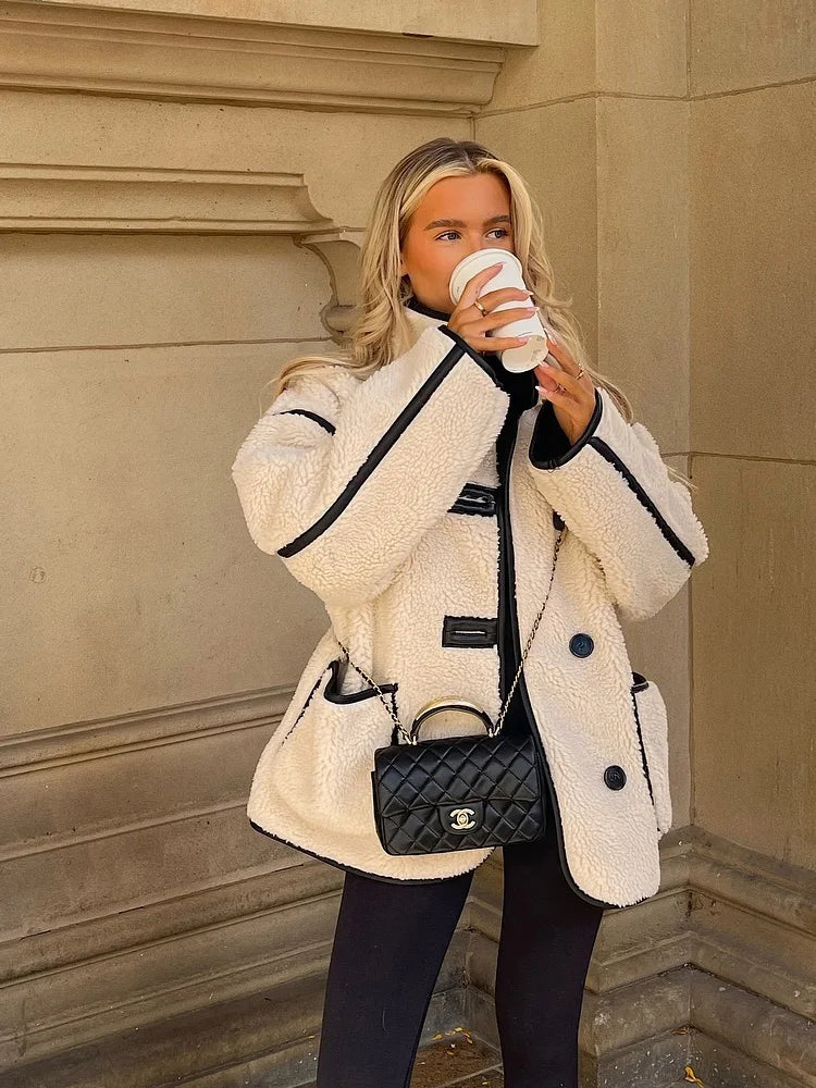 Damen Oversize Teddy Jacke mit Kontrastdetails – Trendy Streetstyle für Herbst und Winter - Image 4