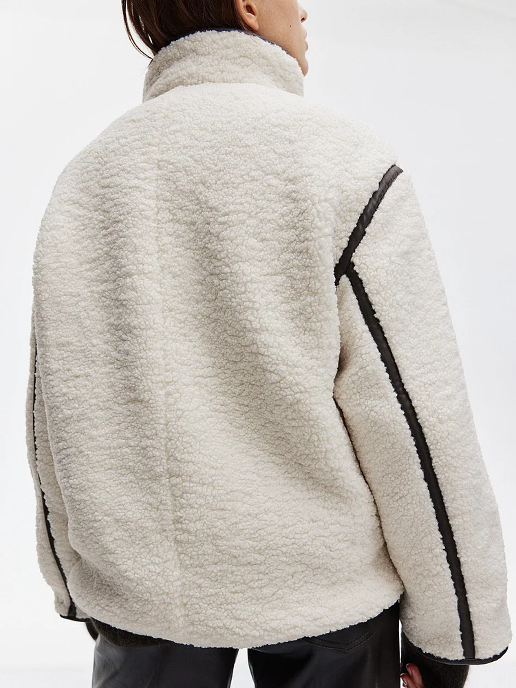 Damen Oversize Teddy Jacke mit Kontrastdetails – Trendy Streetstyle für Herbst und Winter - Image 5