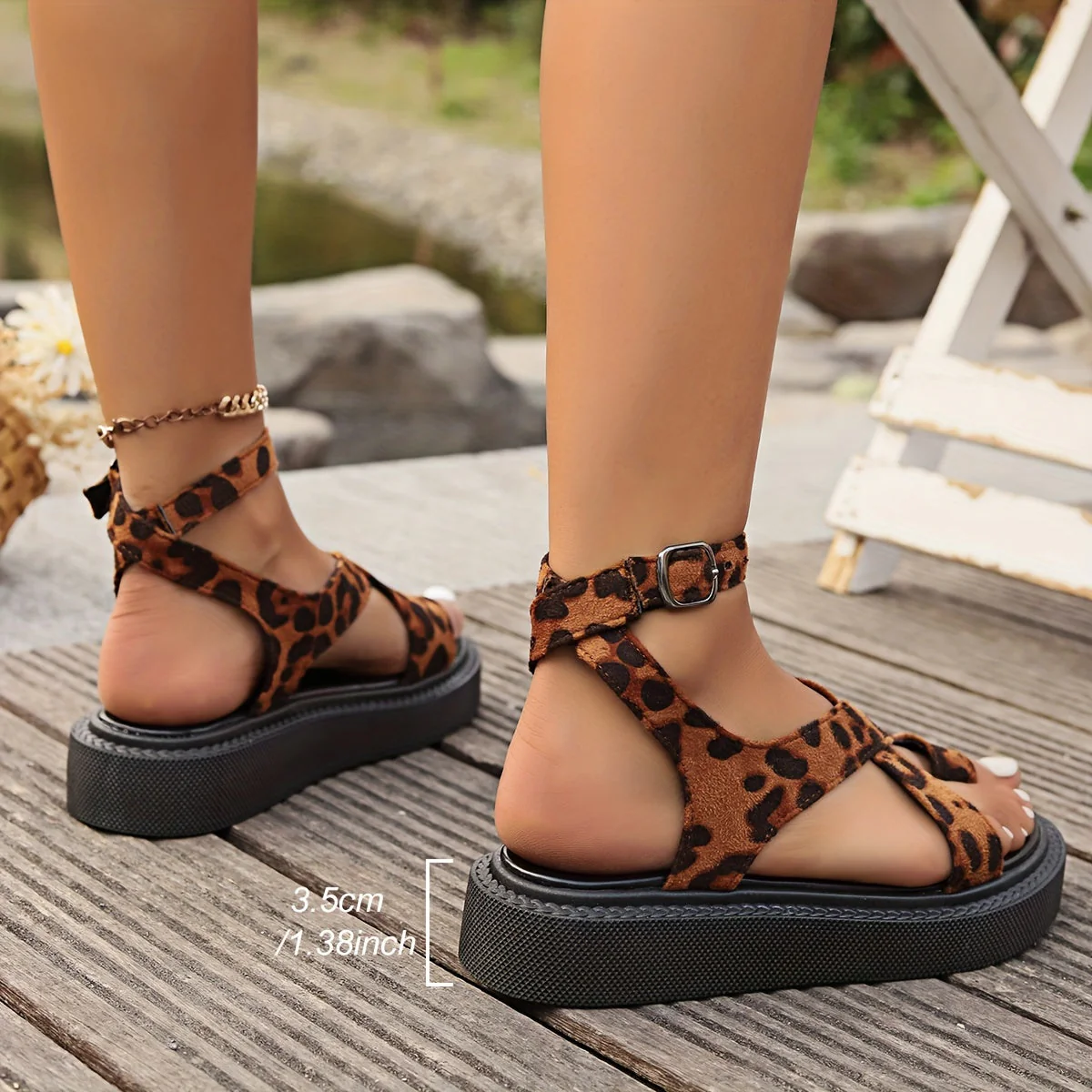Damen Plateau Sandalen mit Leopardenmuster – Modische Sommer-Sandalen mit Knöchelriemen und Plateauabsatz - Image 3