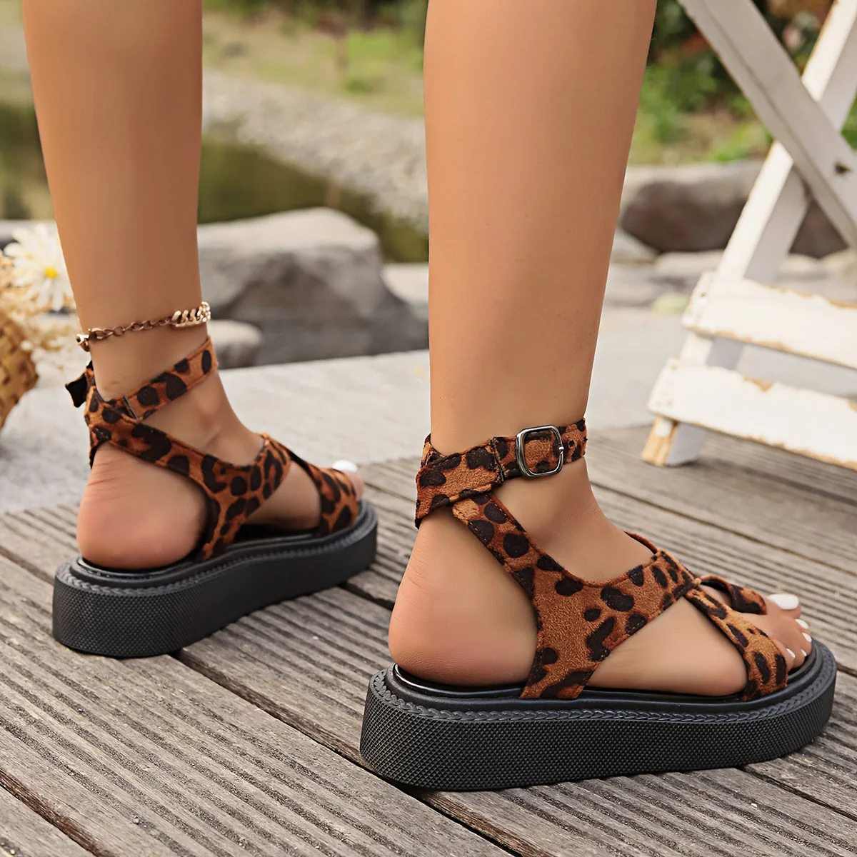 Damen Plateau Sandalen mit Leopardenmuster – Modische Sommer-Sandalen mit Knöchelriemen und Plateauabsatz - Image 5
