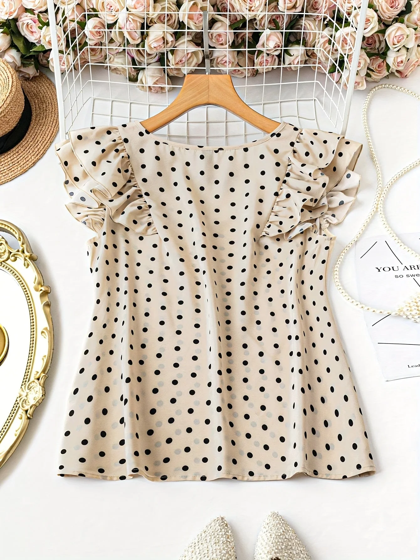 Damen Polka Dot Bluse mit V-Ausschnitt und Rüschenärmeln – Eleganter Alltags- und Büro-Look - Image 3
